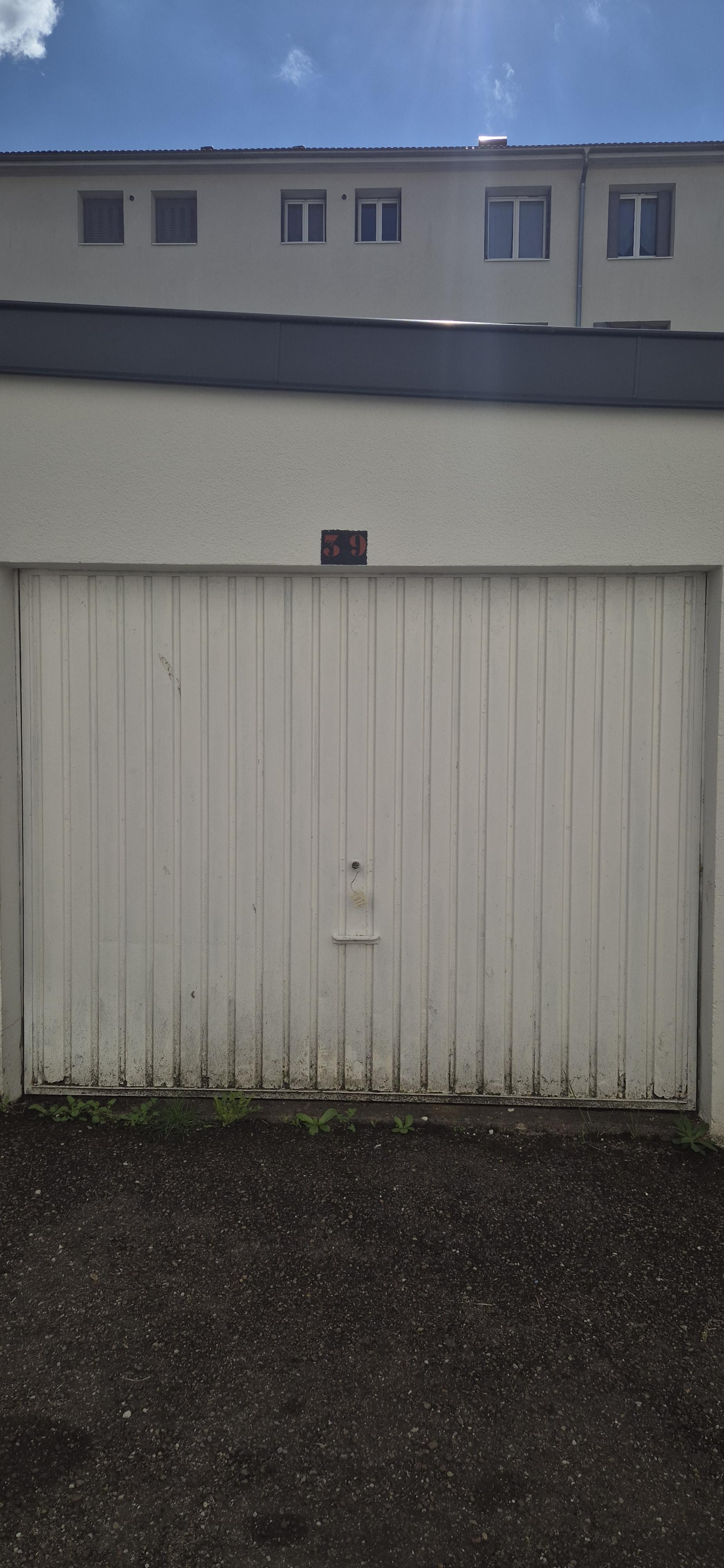 Garage/ box -14m² à Besançon