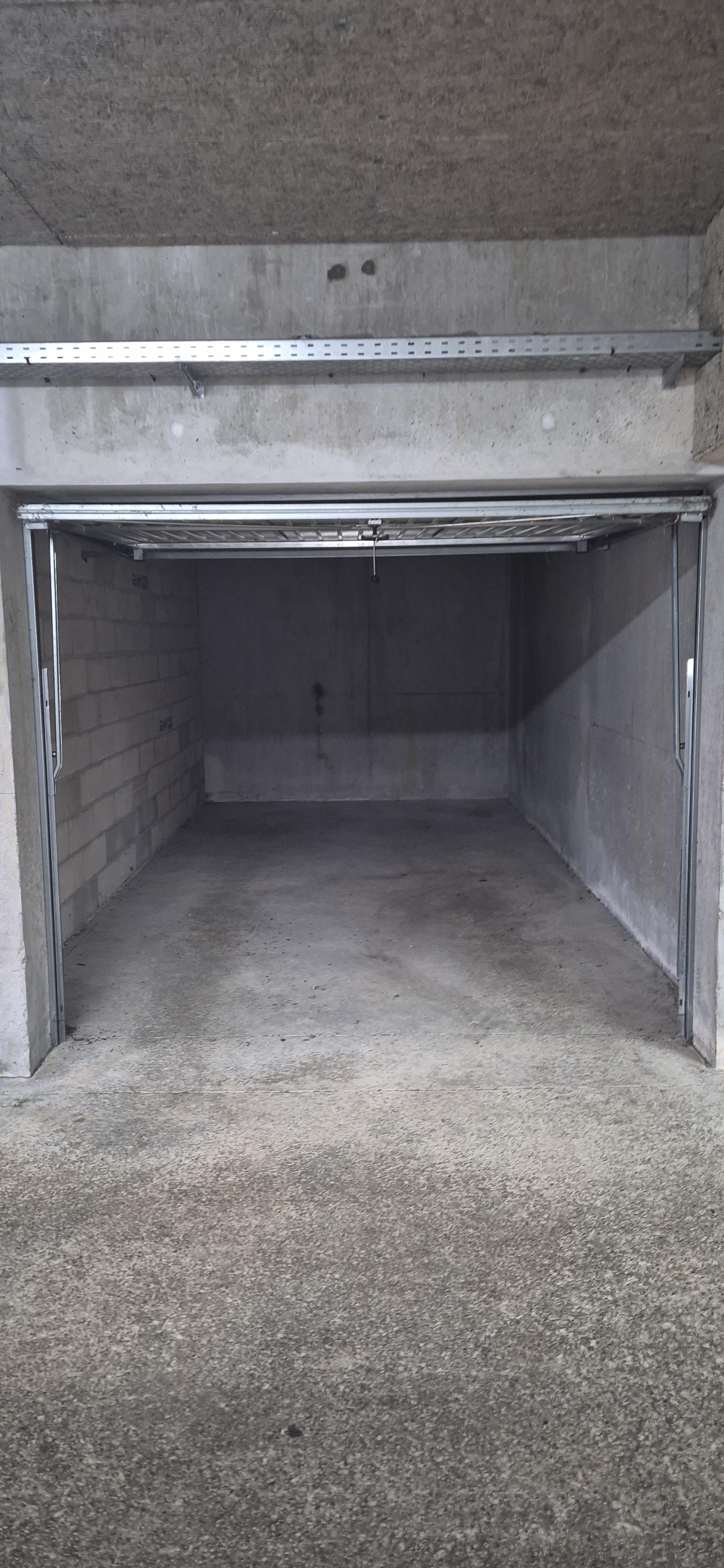 Garage/ Box 16m² à Besançon