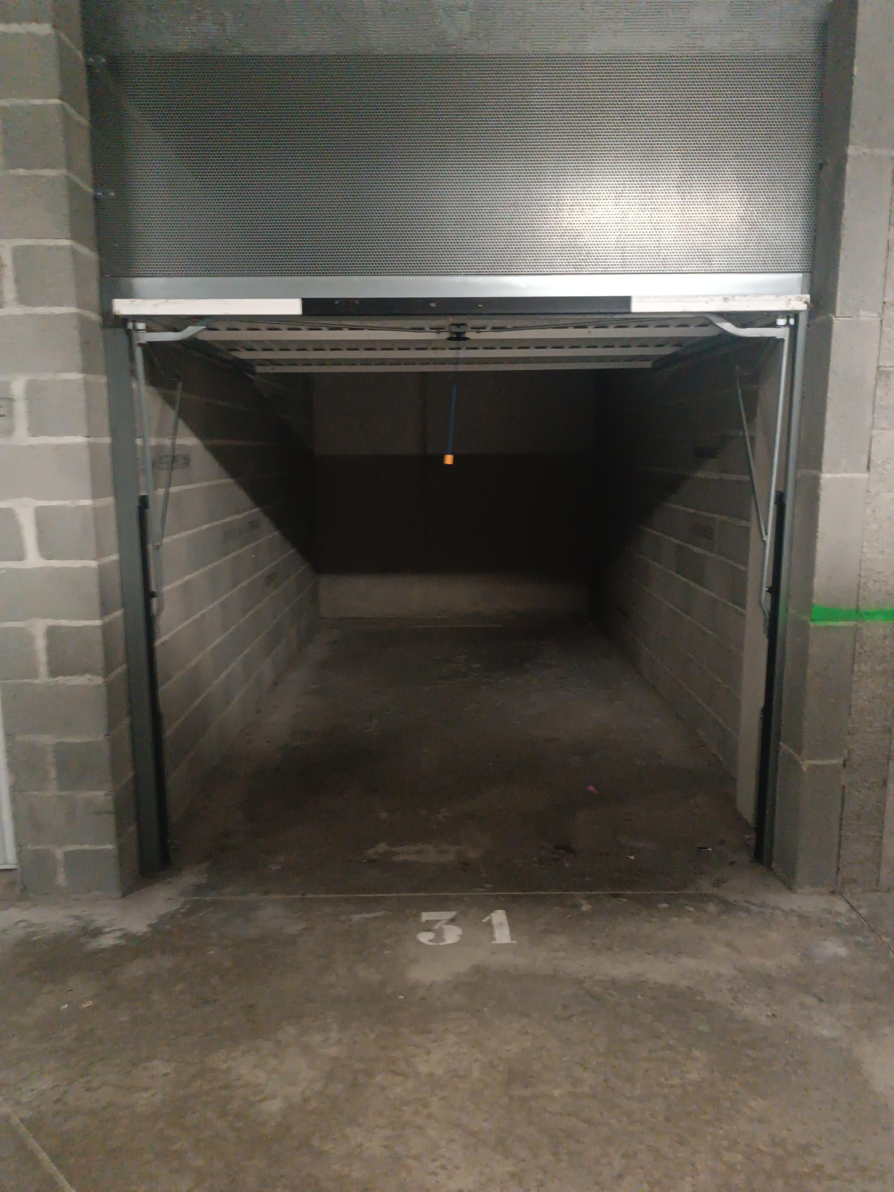 INTRA - Garage/ Box 13m² à Saint-Orens-de-Gameville