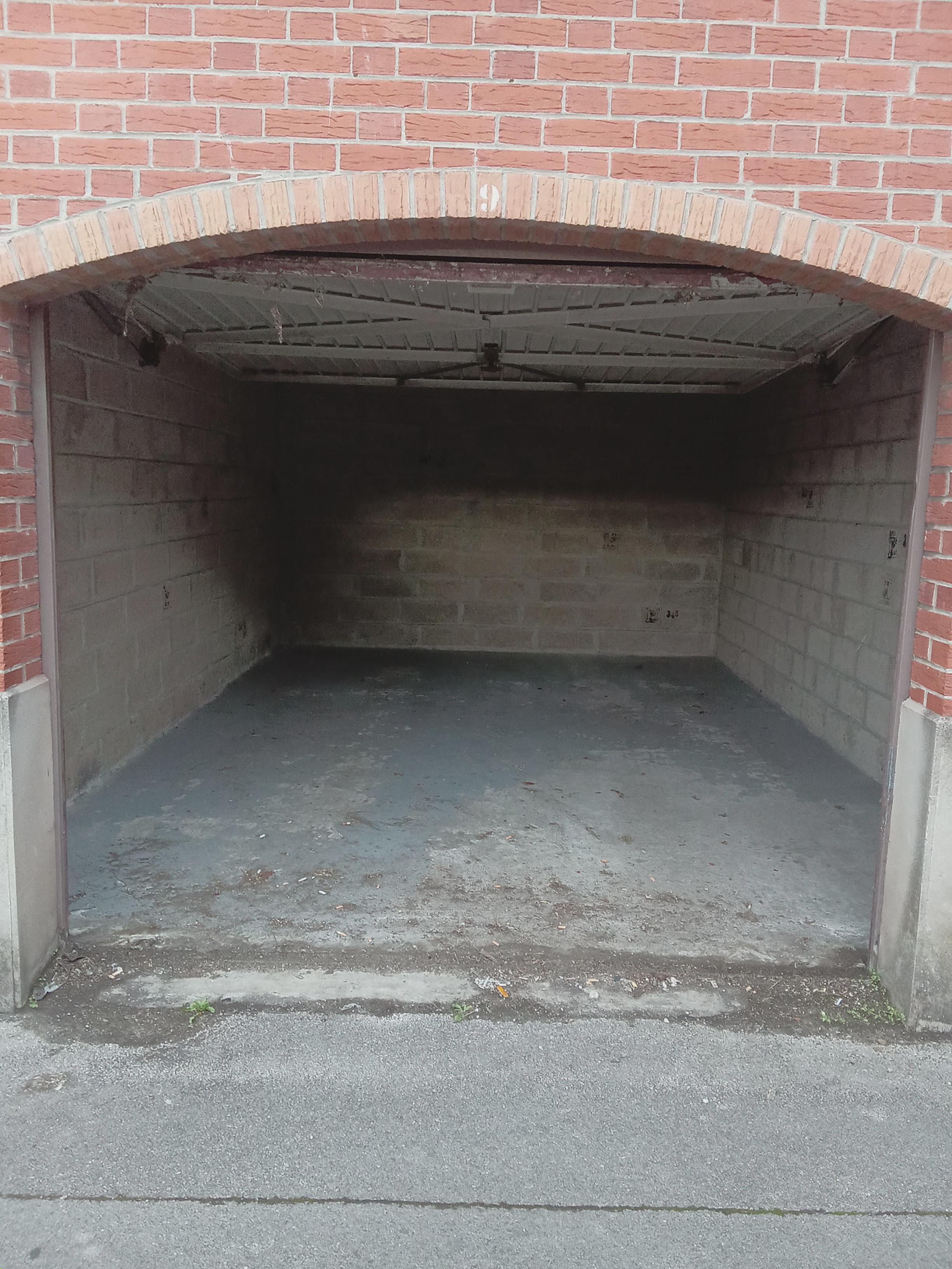Garage/box 19m² à Saint Pol sur Mer