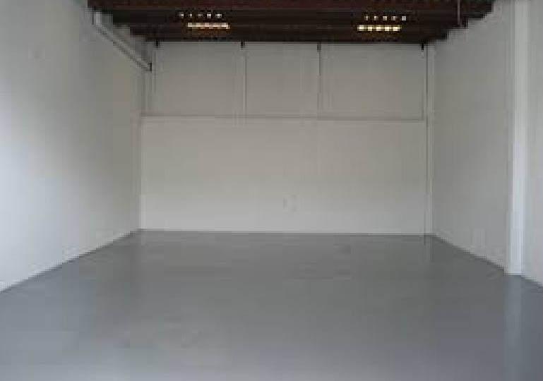 Local privé sécurisé 30 m2 à Grenoble