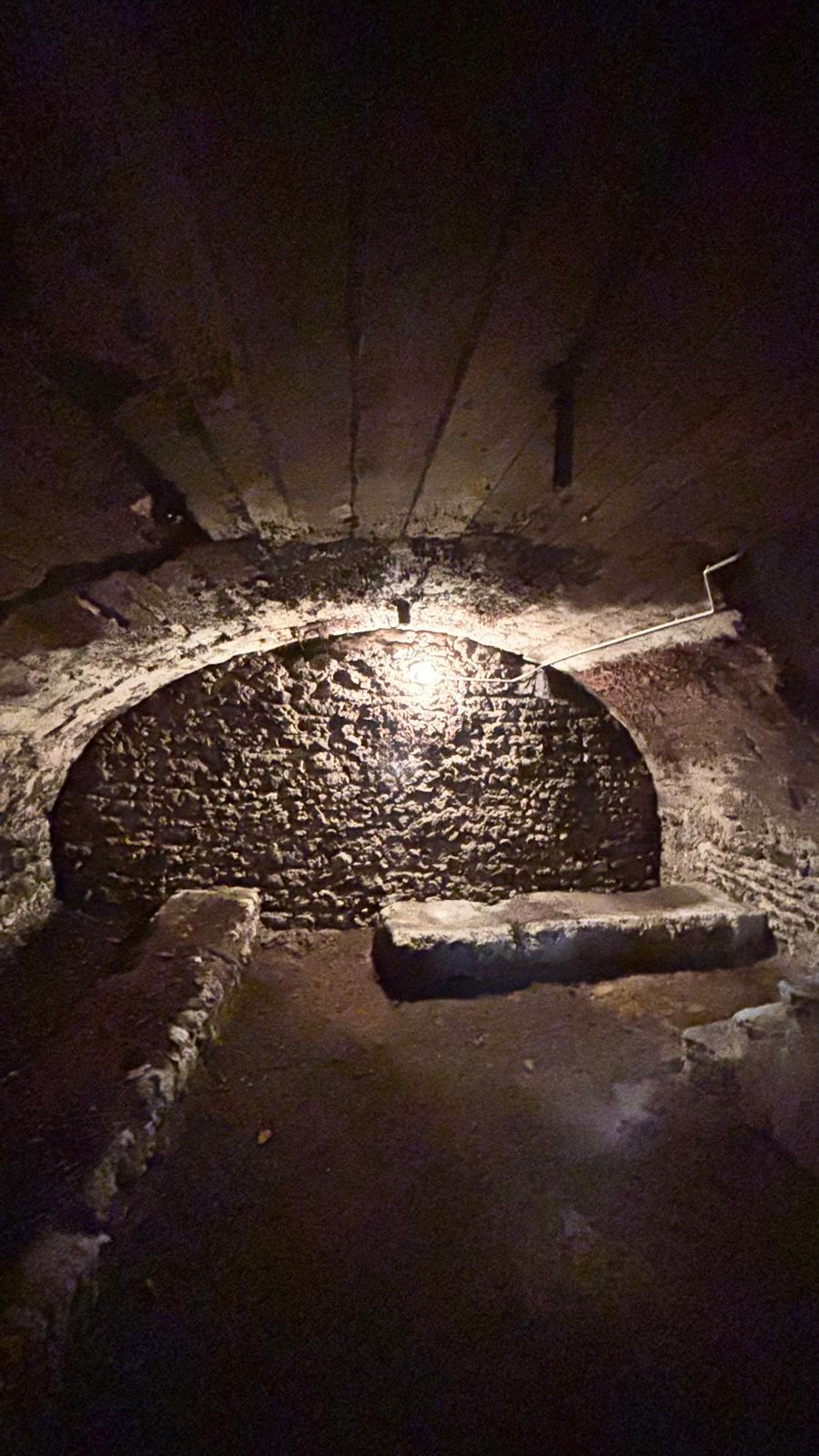 Cave pour stockage - Beaumont, centre-ville - 40m²