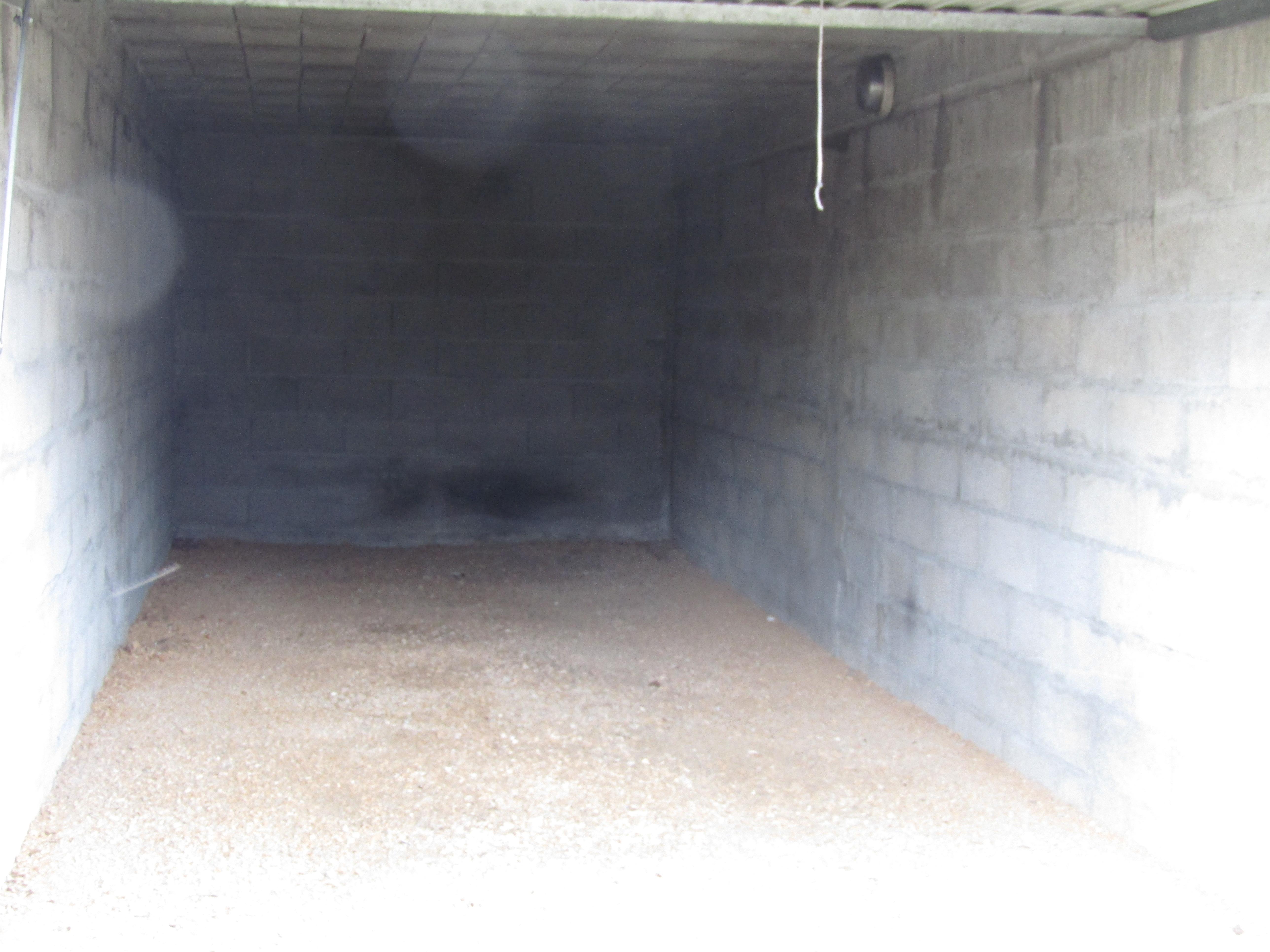 Location Garage pour VOITURE OU stockage