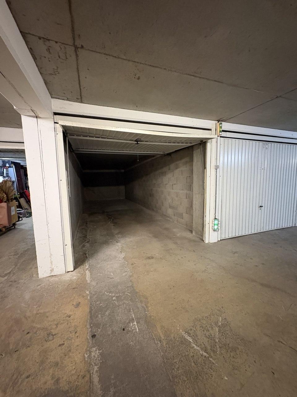 Garage fermé à louer – Lyon 9 (Gorge