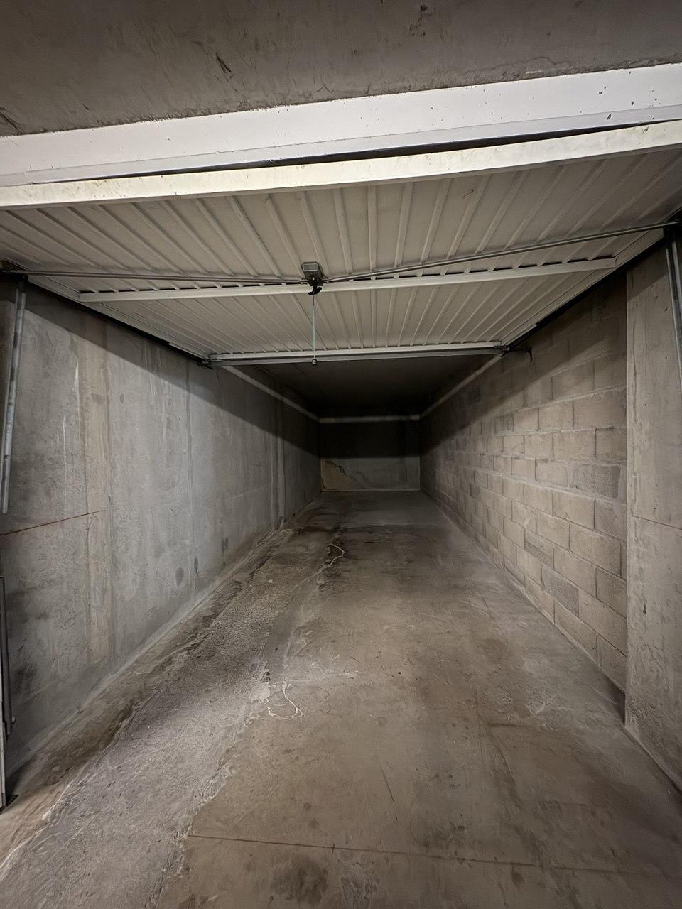 Garage fermé à louer – Lyon 9 (Gorge