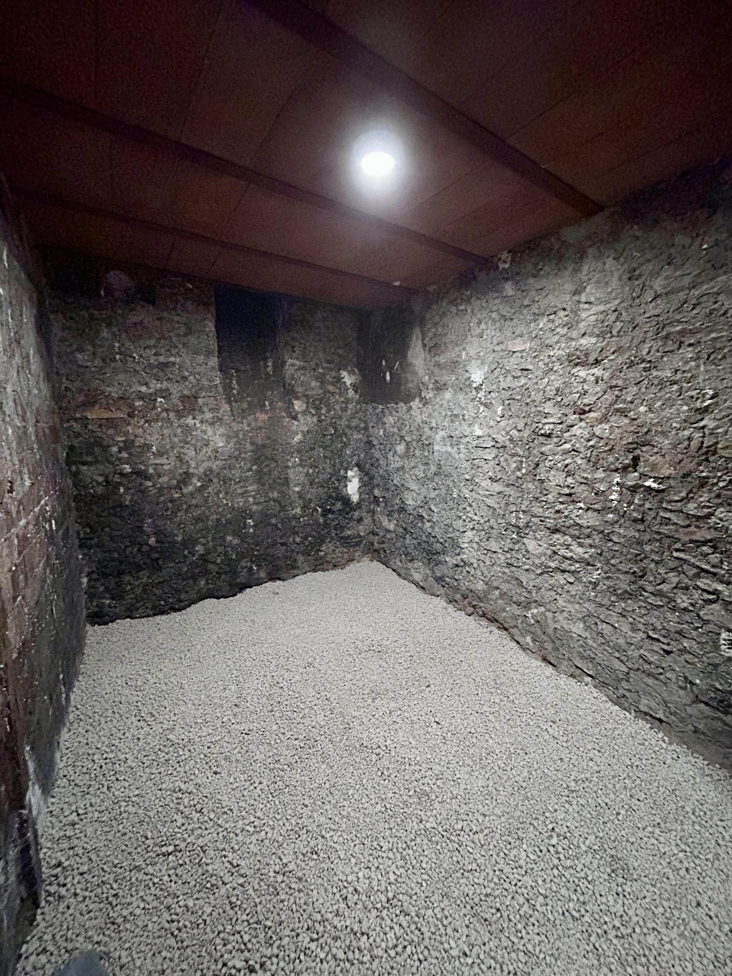 Cave 9m2 PROPRE et ventilée