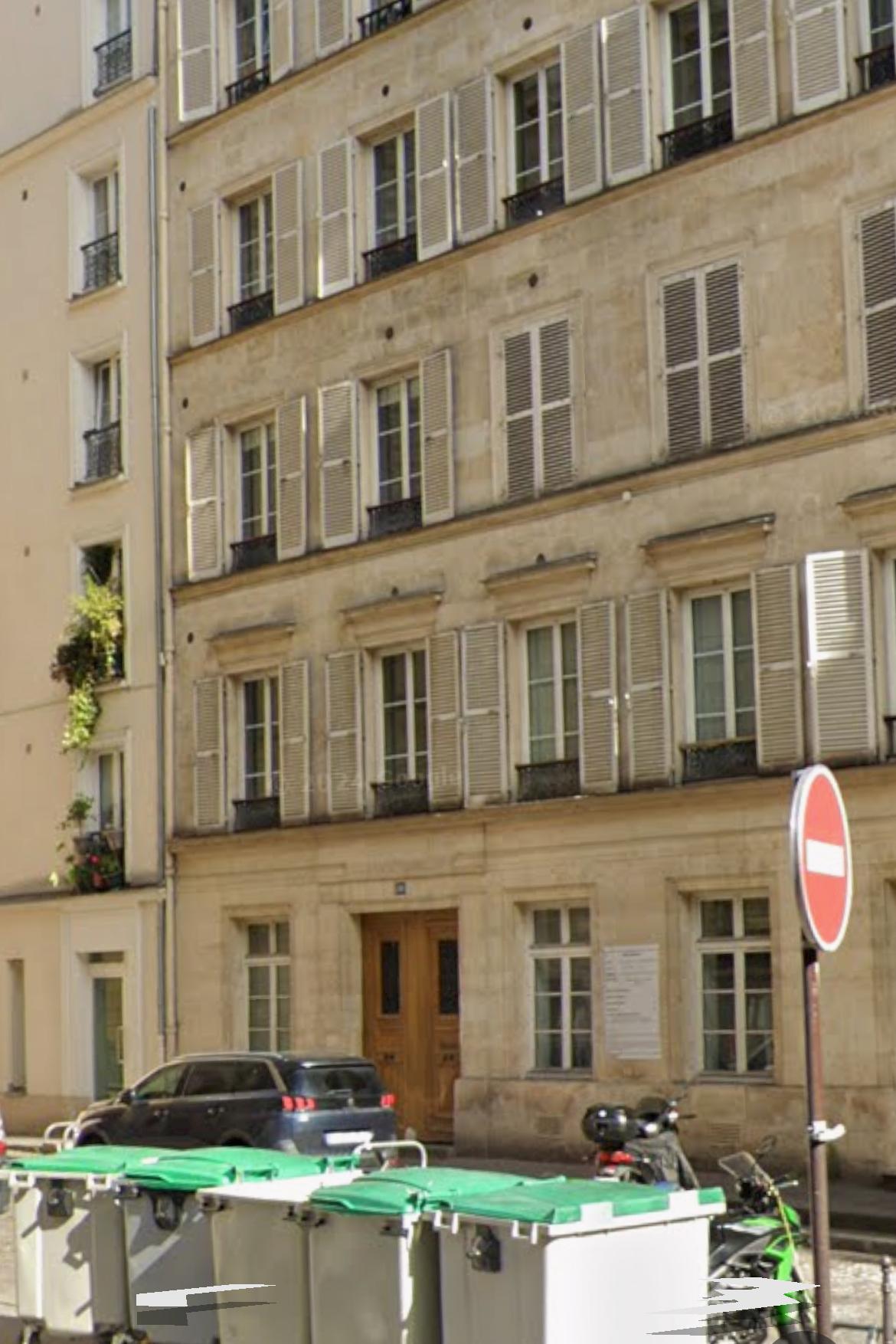 Cave Paris 9eme 10m2 saine