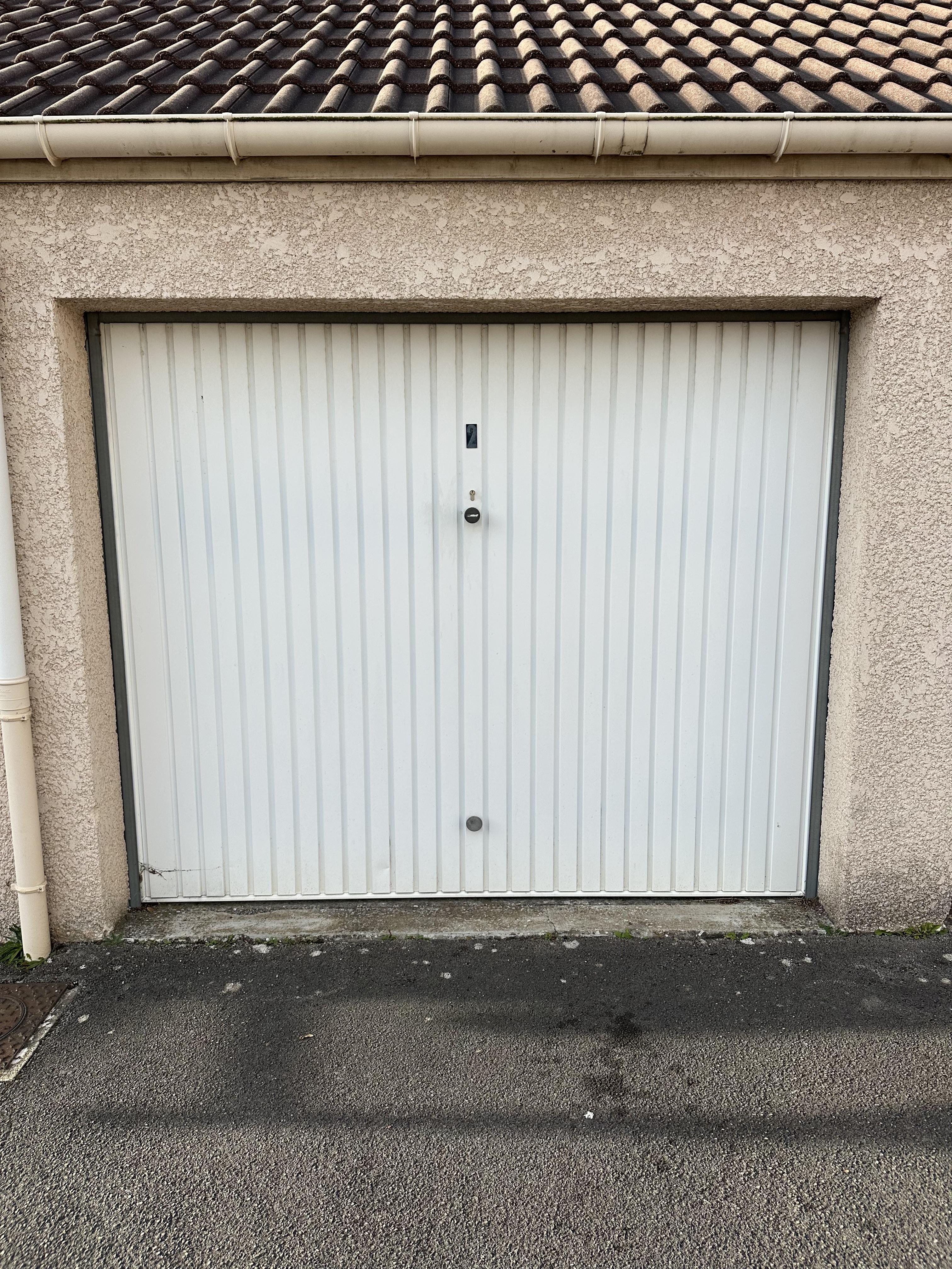Garage/box 14m² - Lormaison