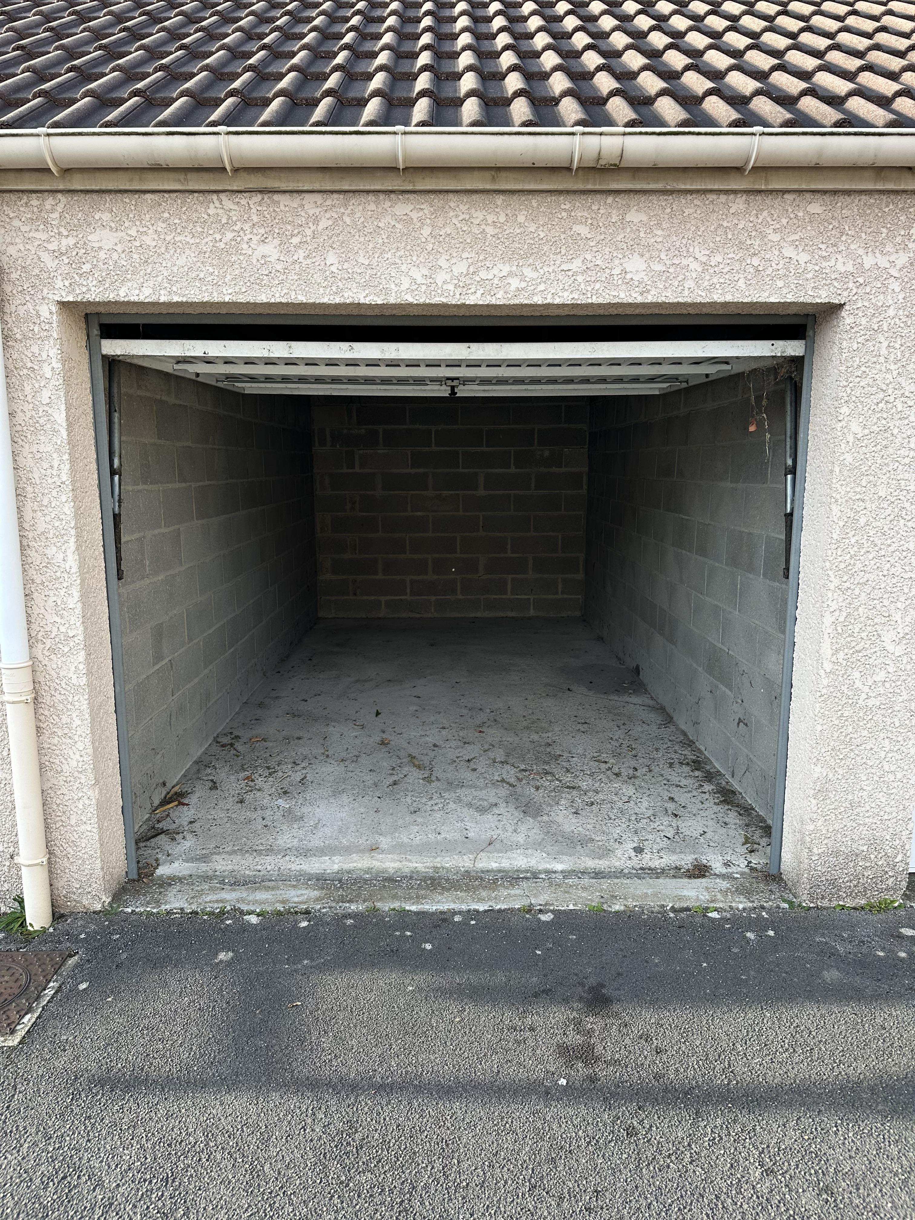 Garage/box 14m² - Lormaison