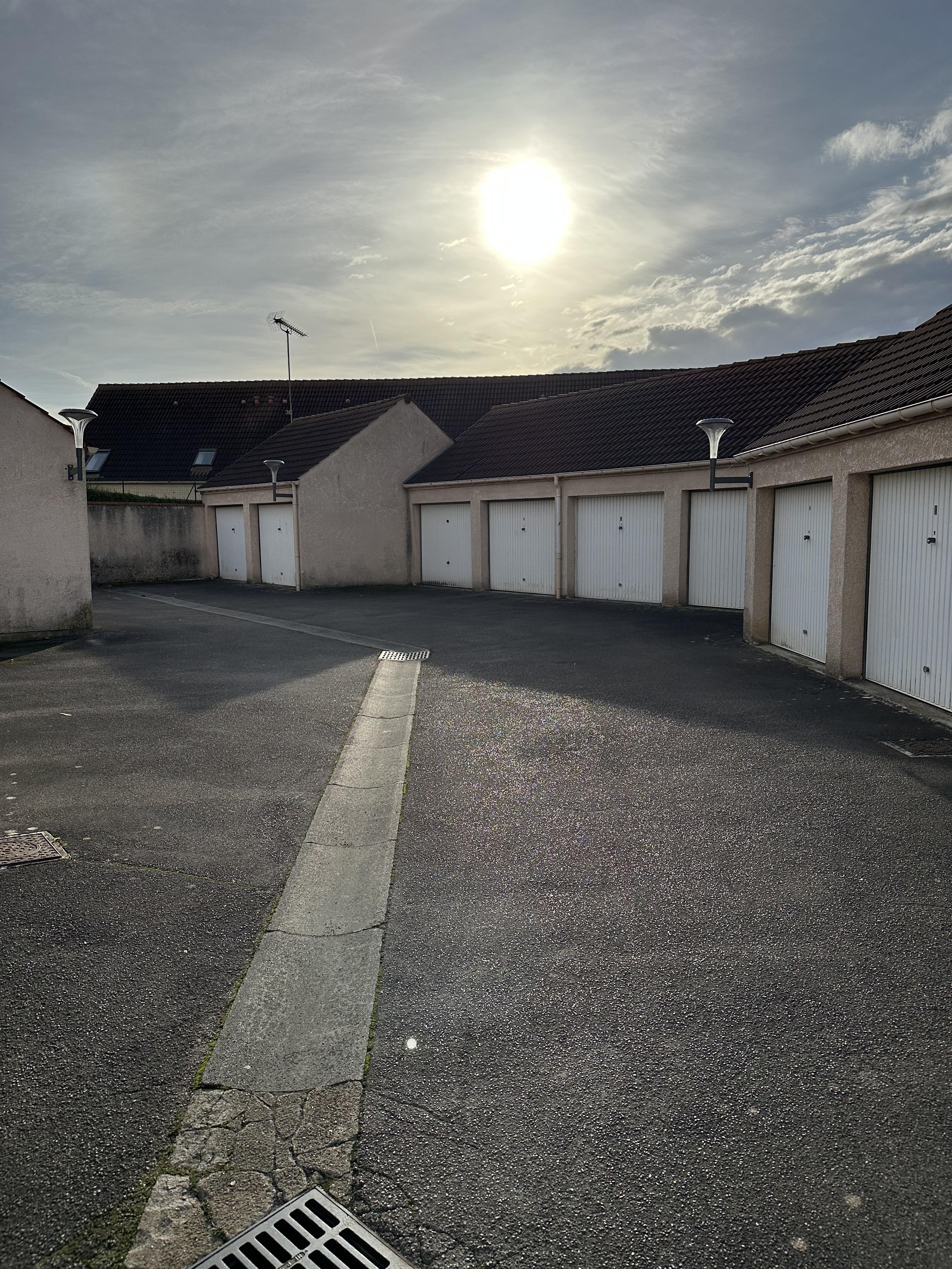 Garage/box 14m² - Lormaison