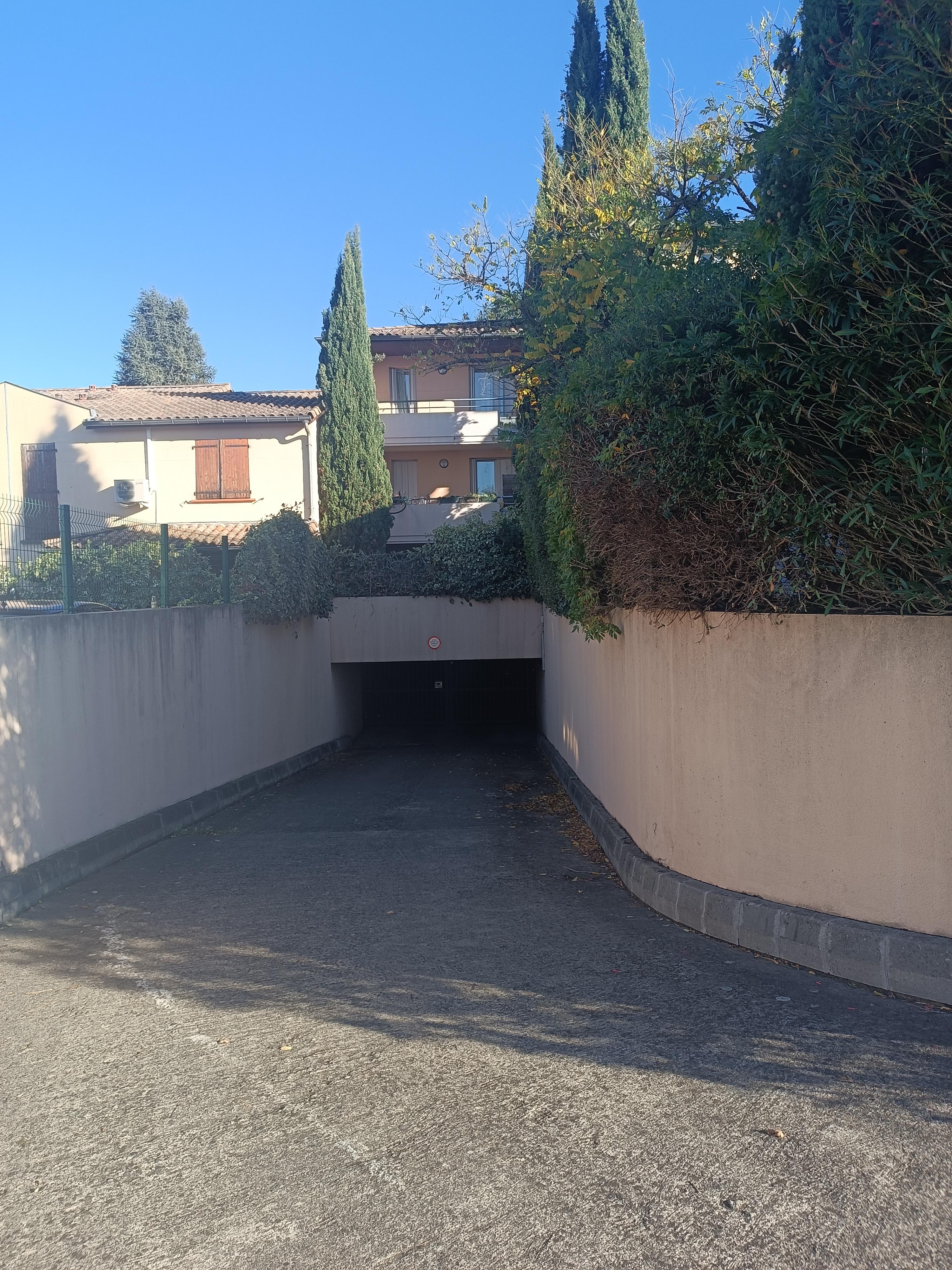 INTRA - Box à louer à Toulouse