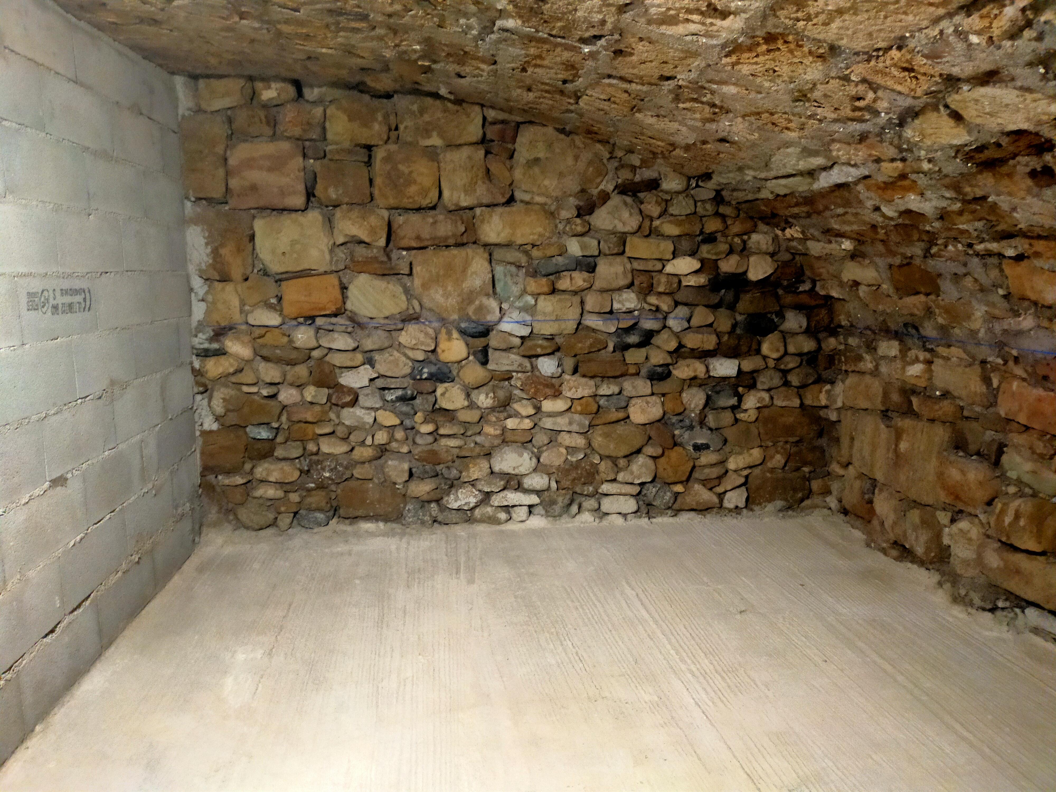 BOX DE STOCKAGE 10 M2 SECURISE EN CENTRE
