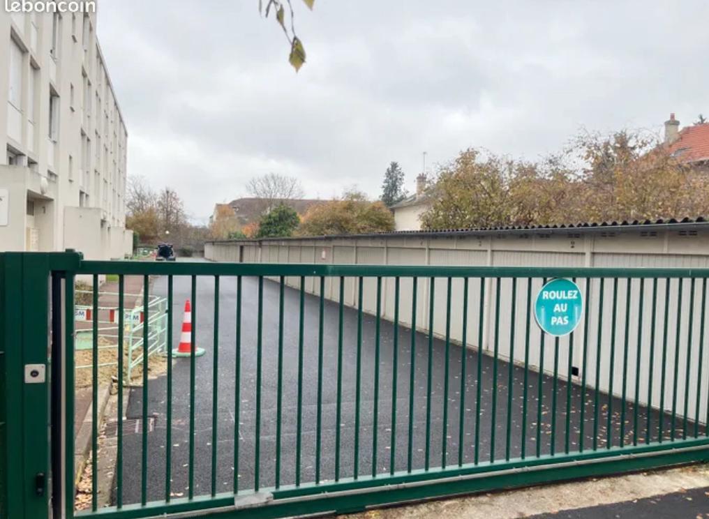 Espace de stockage 1 m² – Garage fermé
