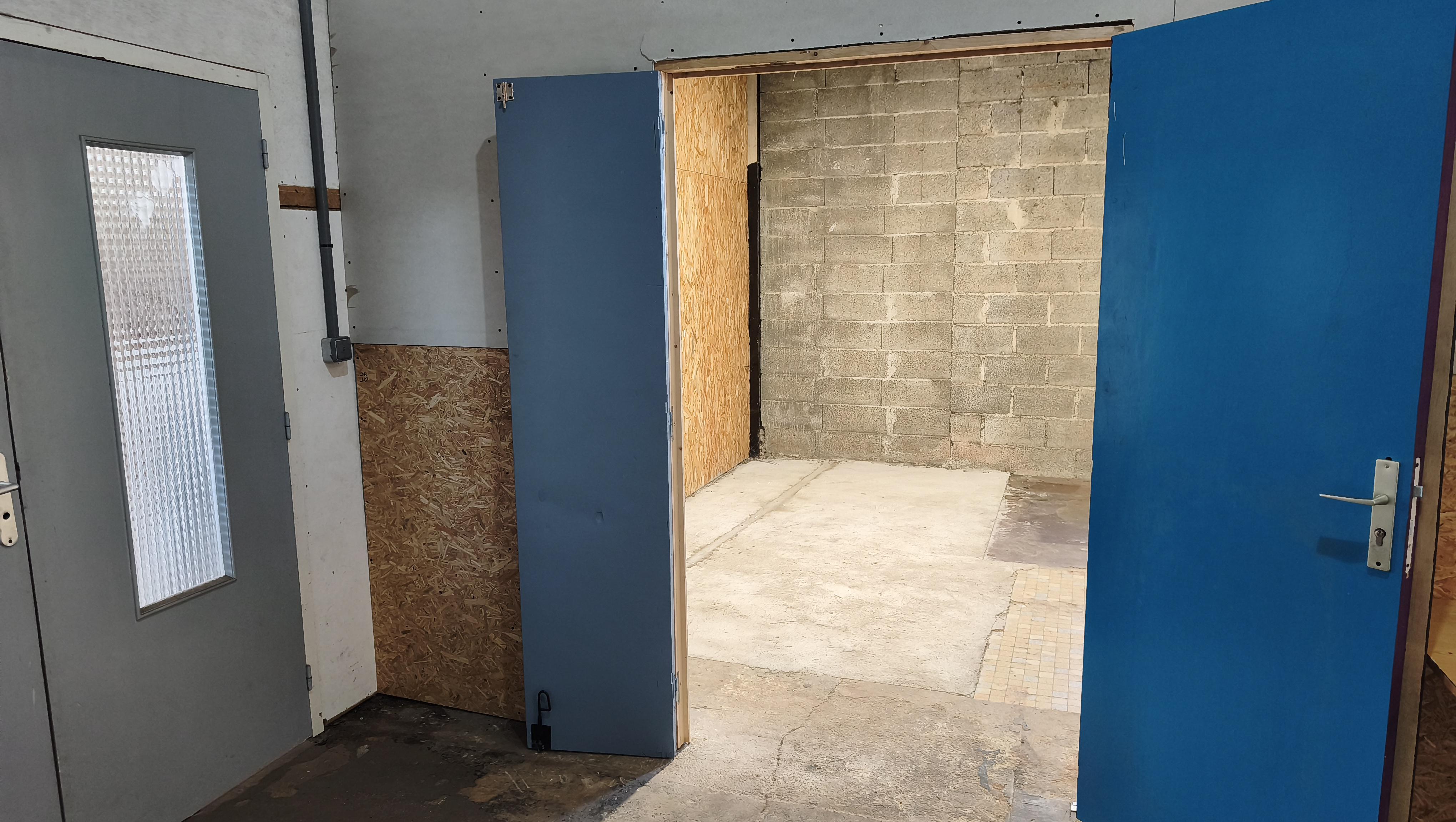 BOX GARDE MEUBLE RUE DE ROSTRENEN - 15m²