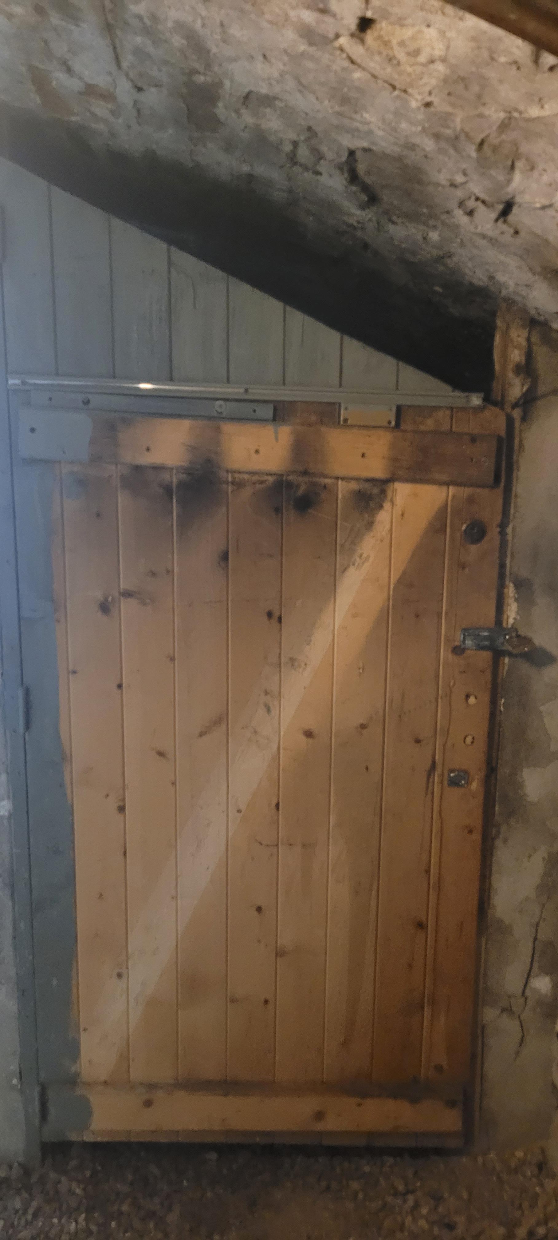 Cave saine à Passage Cardinet - 2 m2