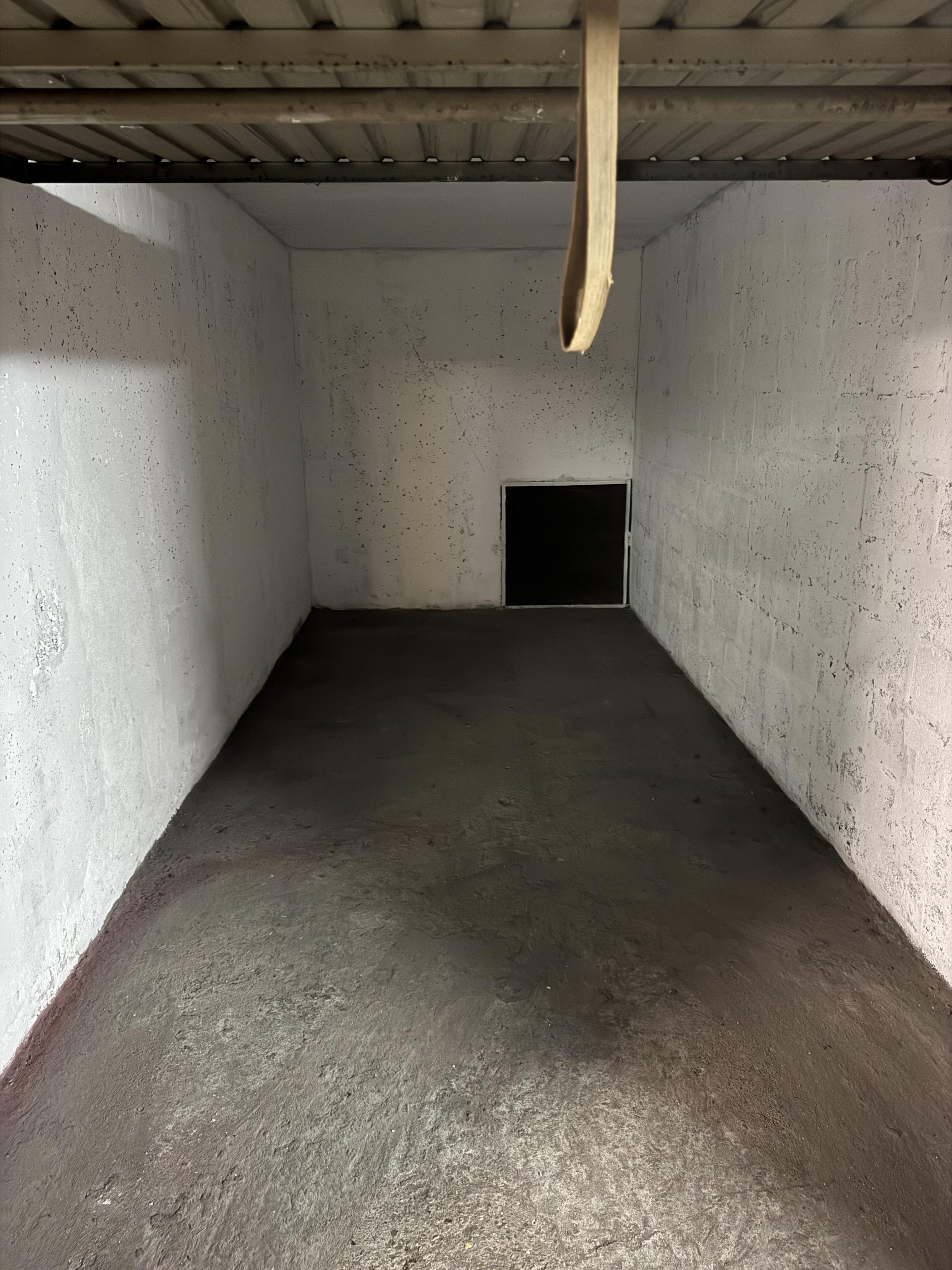 Box de stockage/parking sécurisé - 12m2 - Pantin