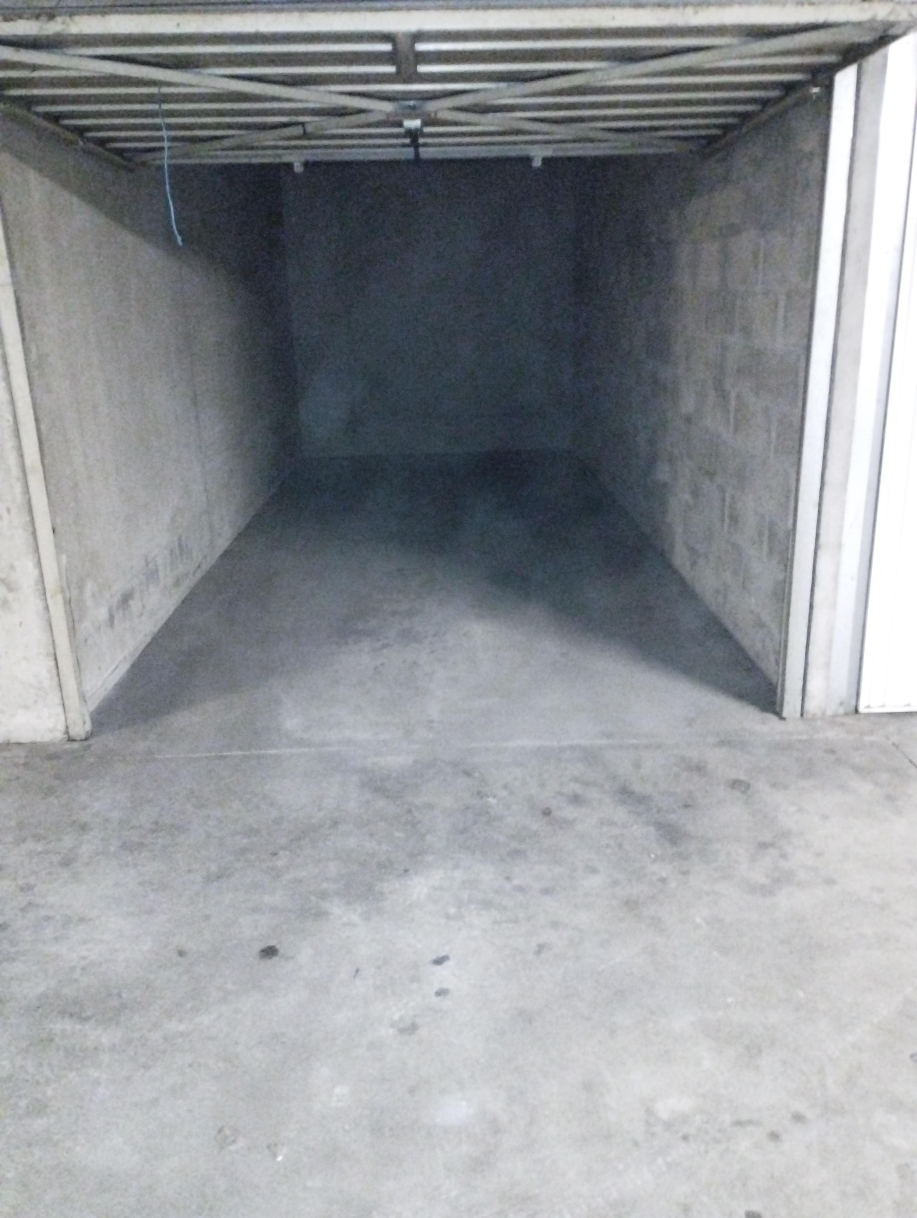 Garage/box 14m² à Bron