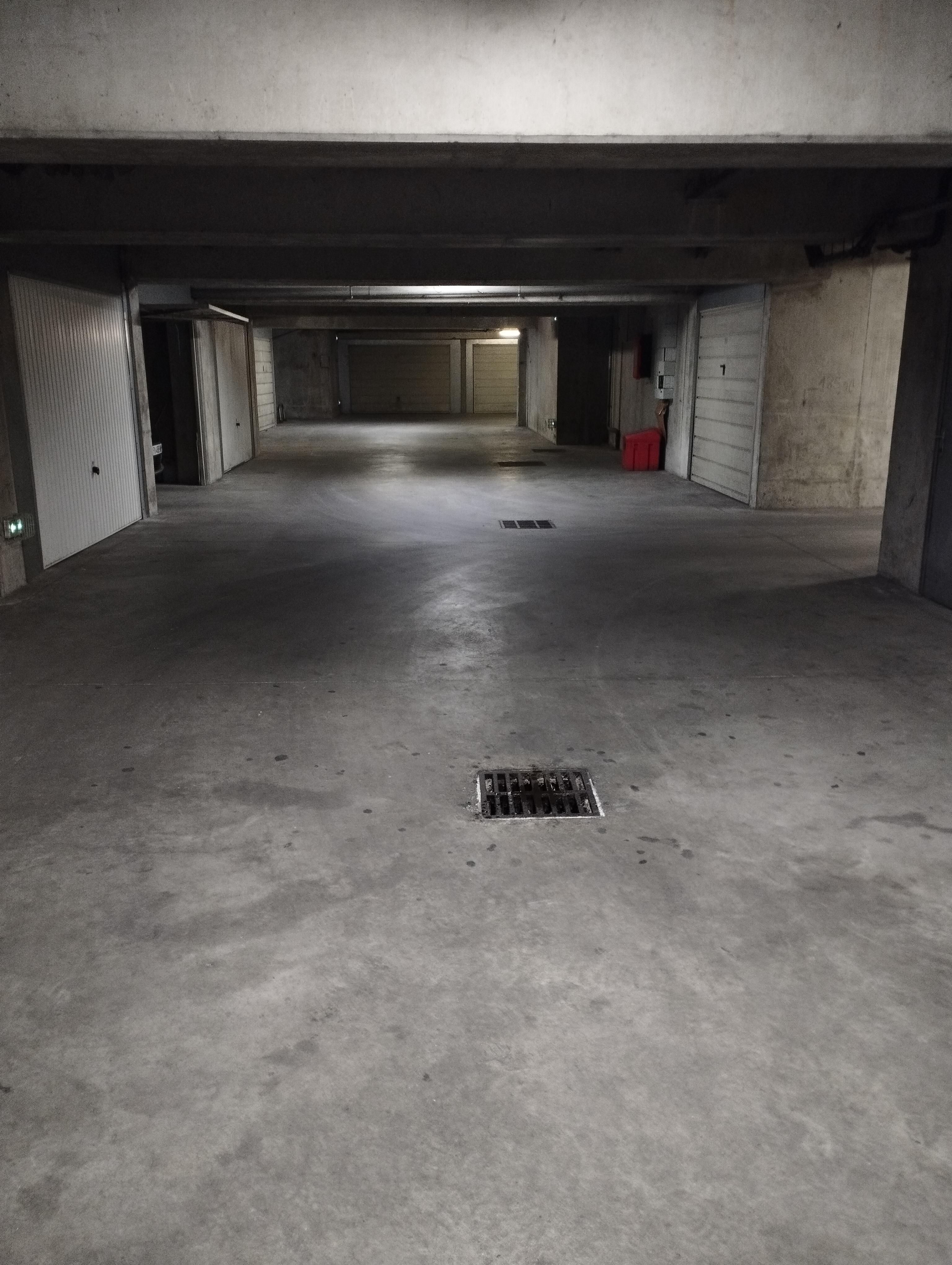 Garage/box 14m² à Bron