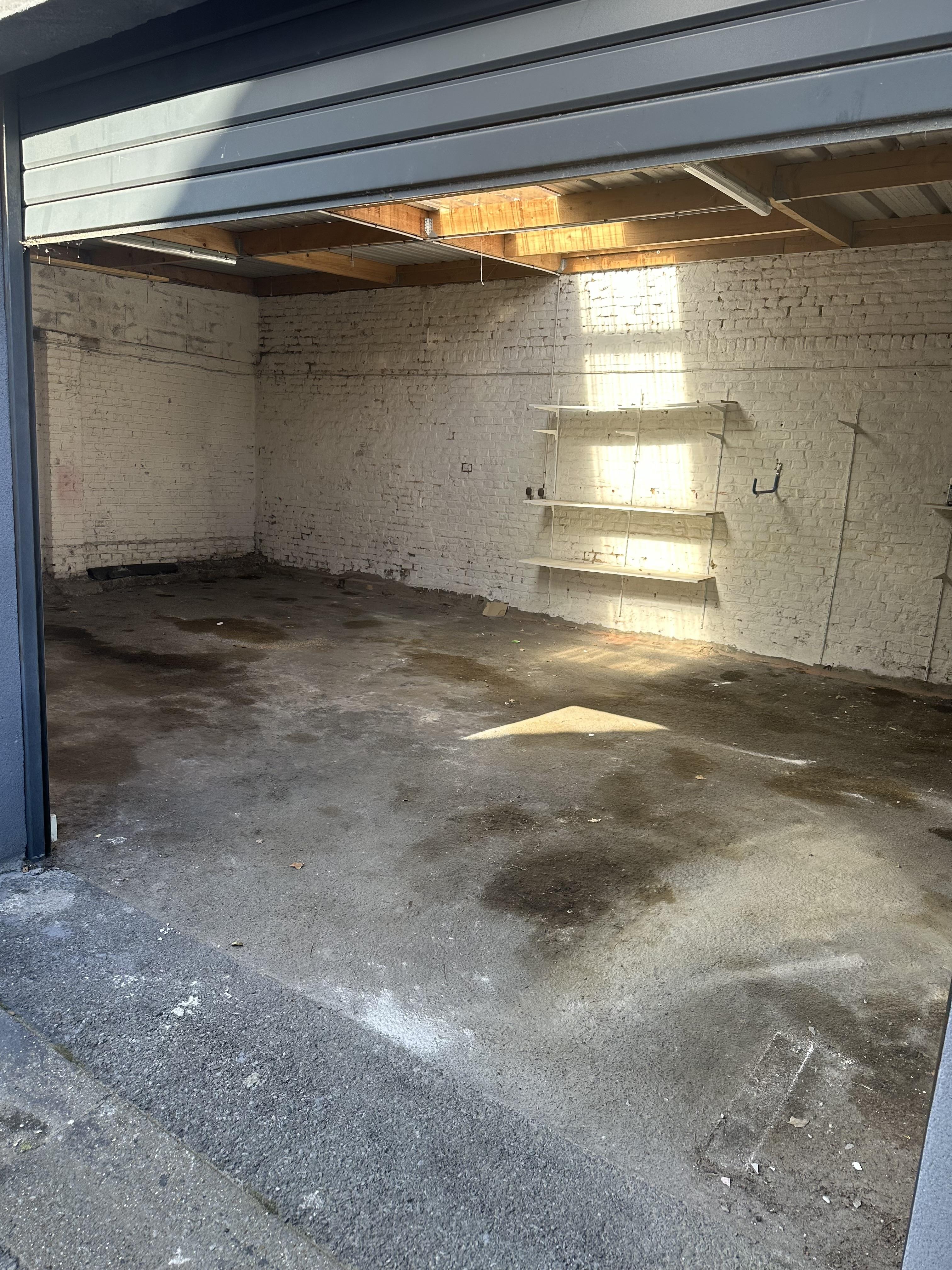 Hangar - Local de 60m2 + parking de
