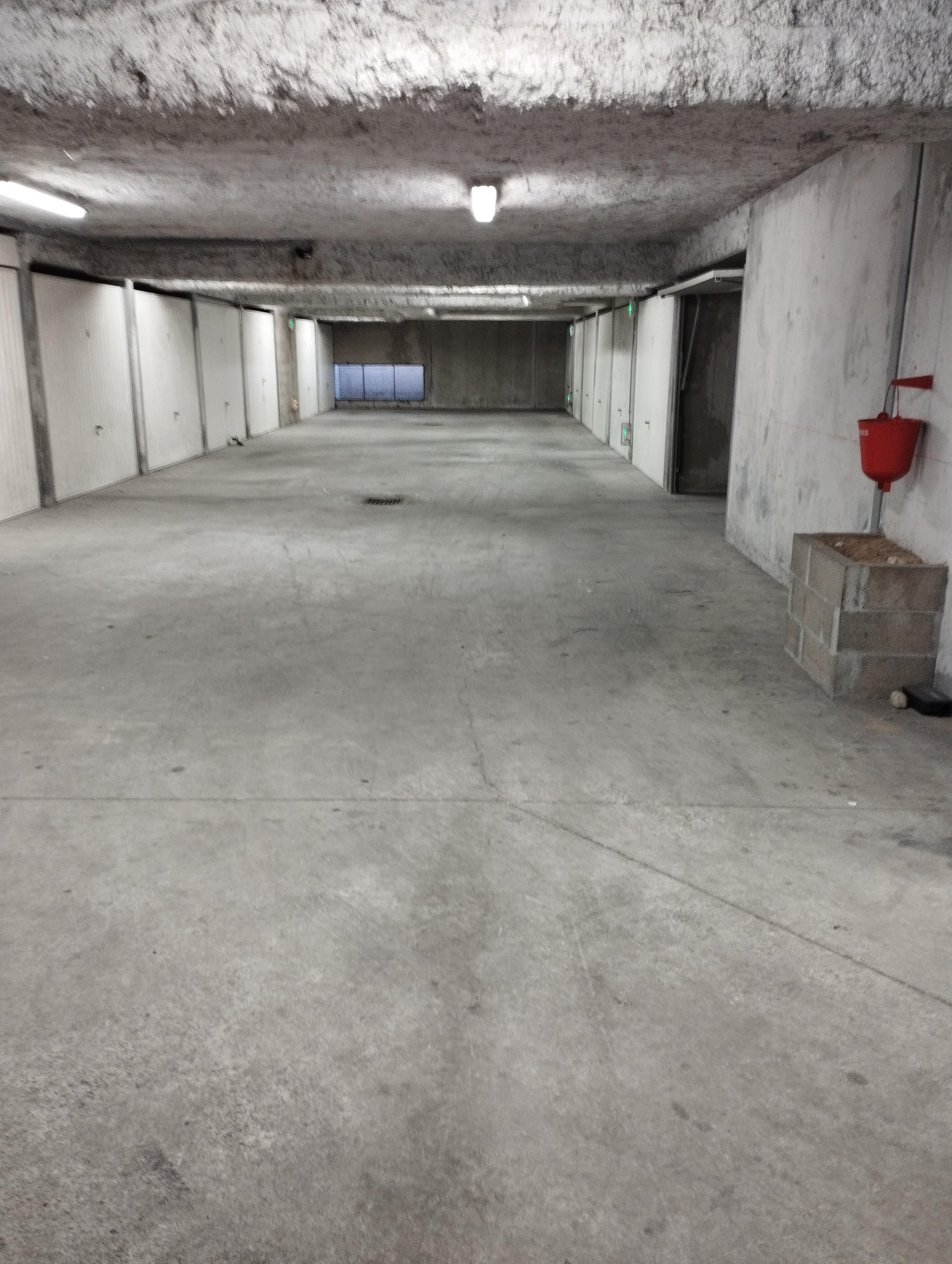 Garage 13m2 sous-sol sécurisé