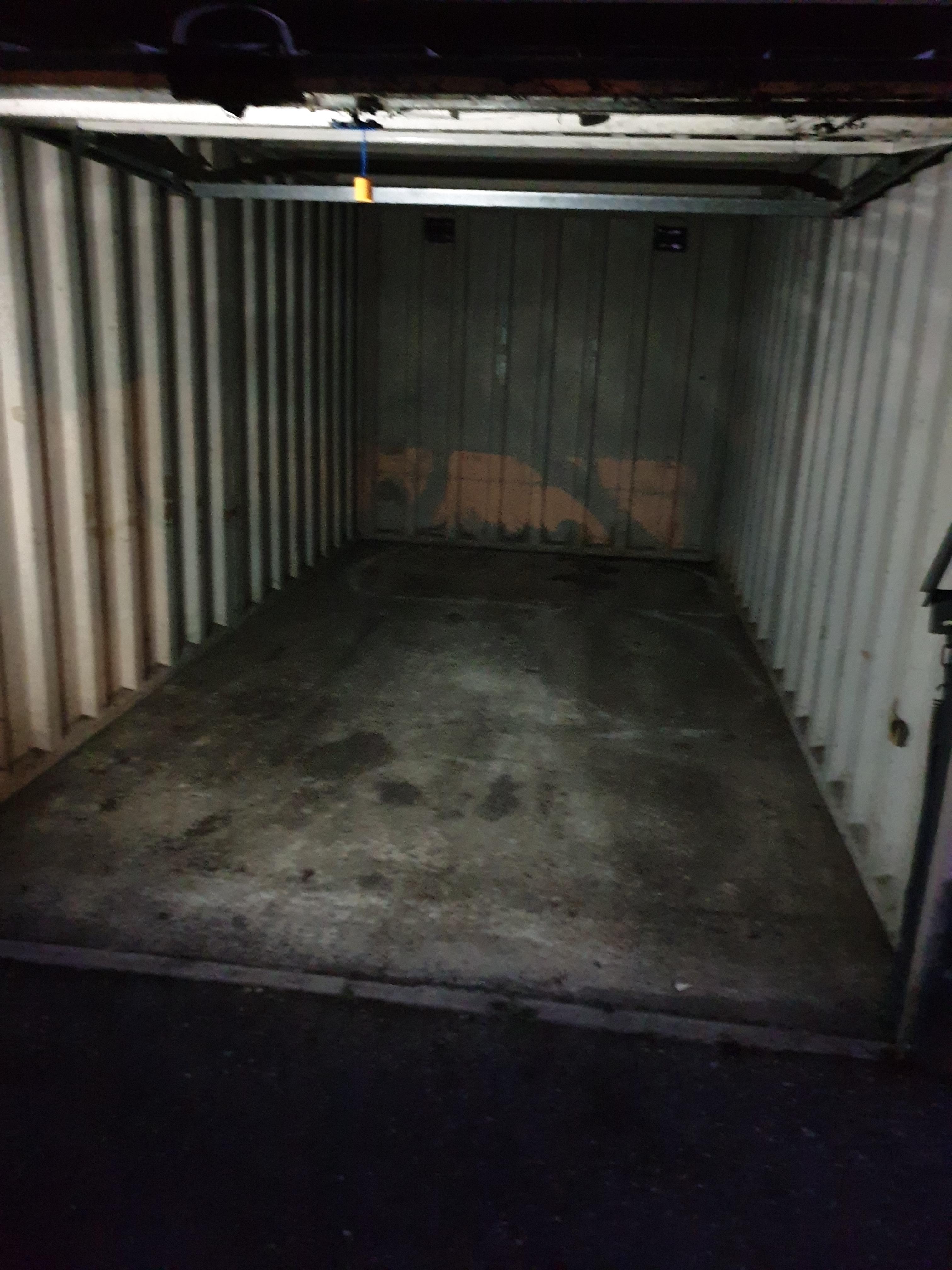 Box fermé sécurisé / Parking