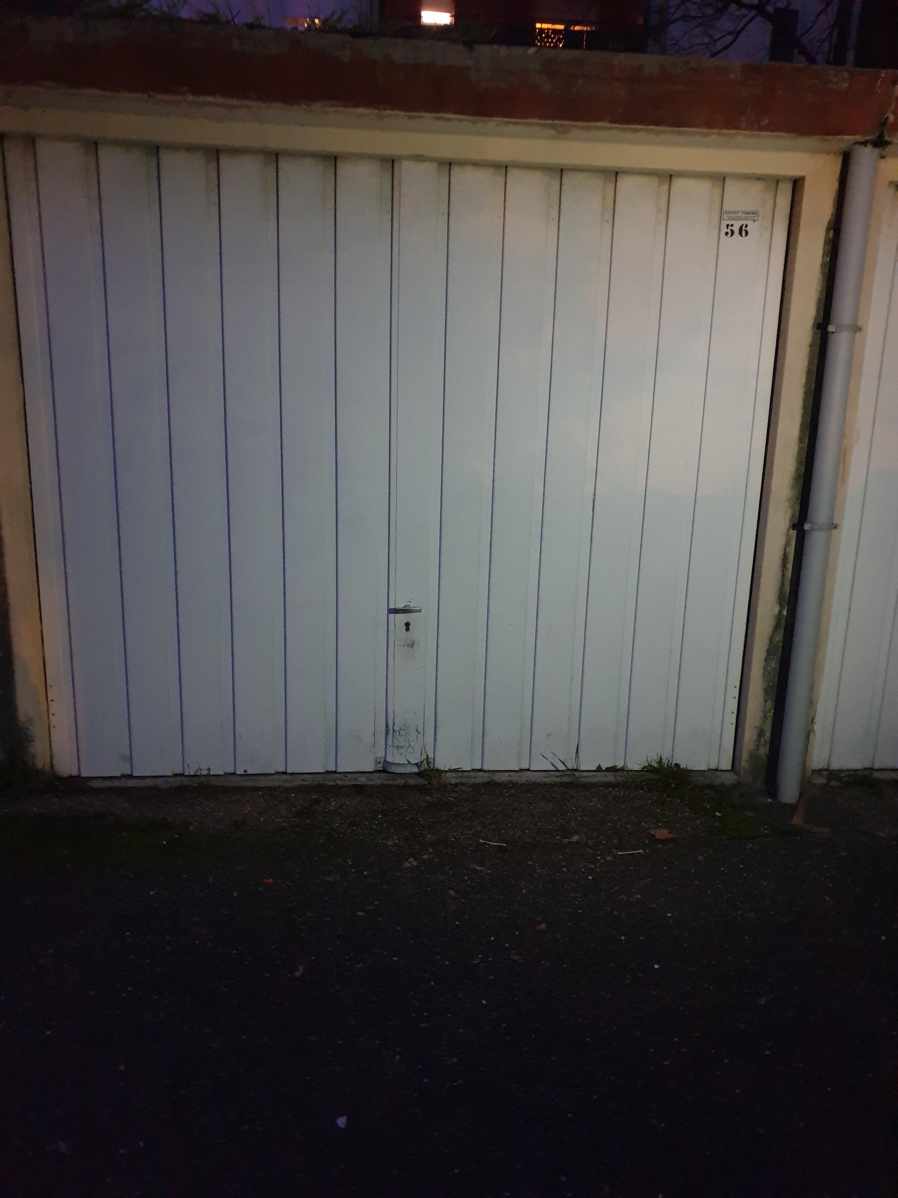 Box fermé sécurisé / Parking