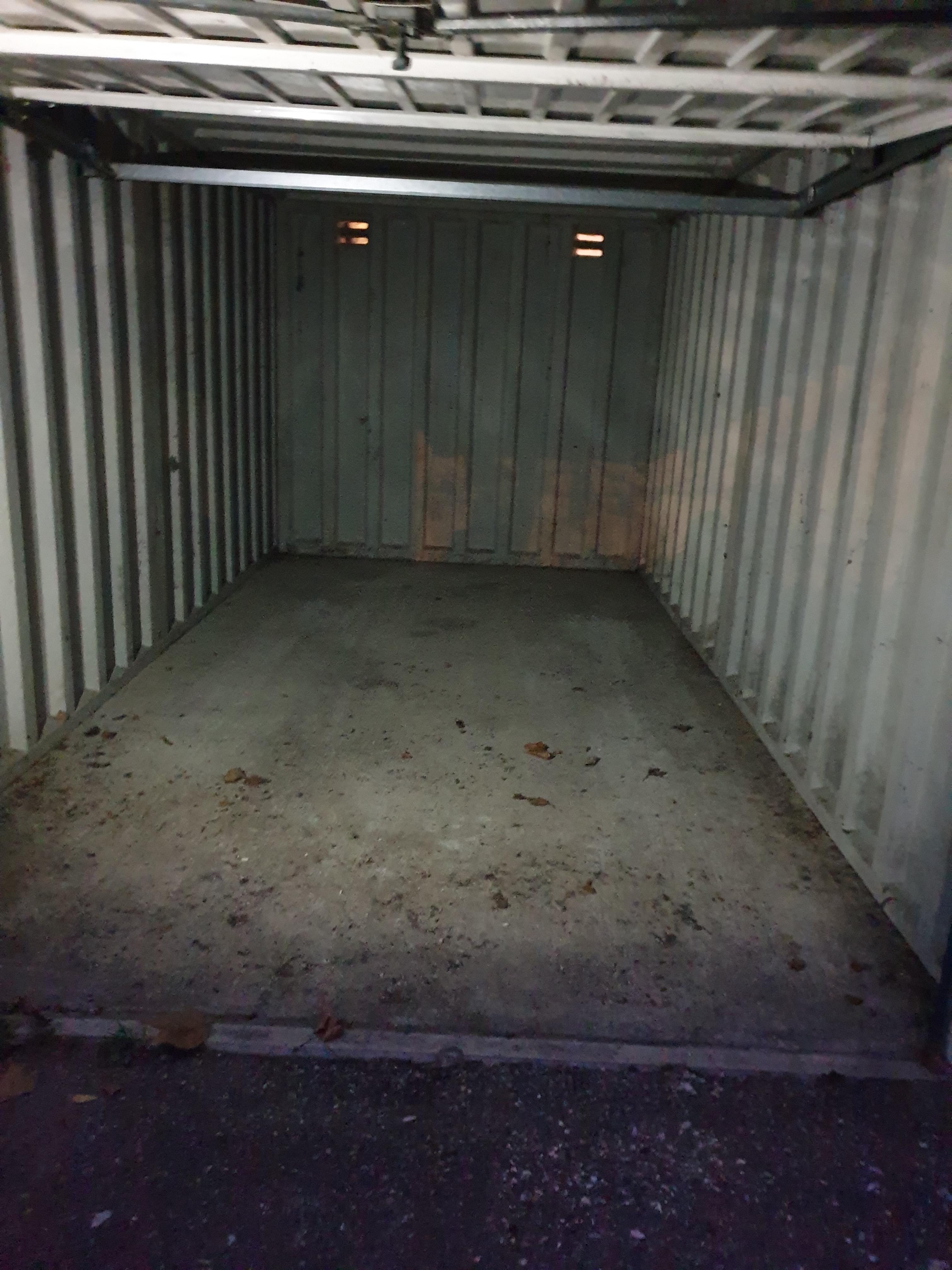 Box fermé sécurisé / Parking