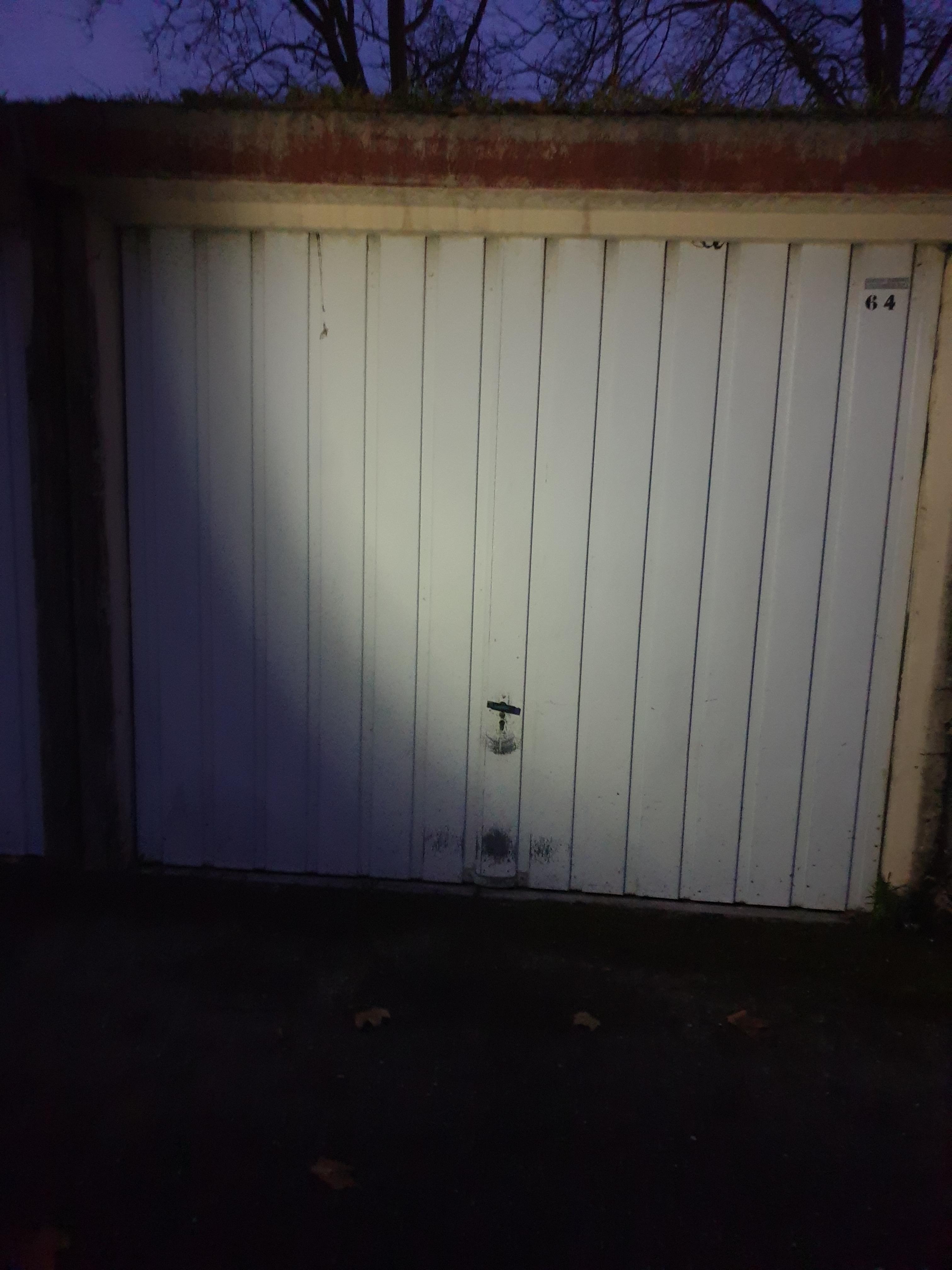 Box fermé sécurisé / Parking