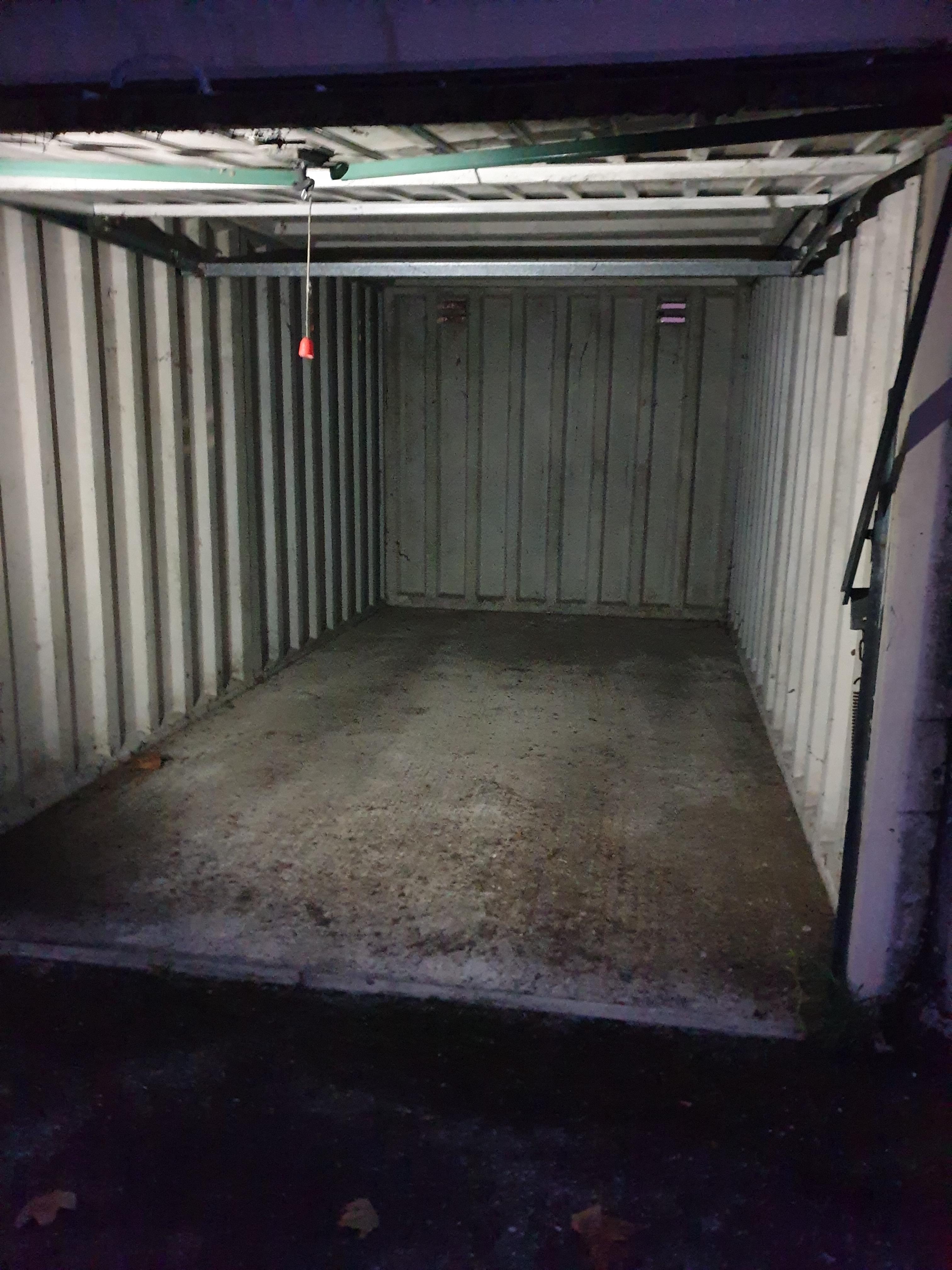 Box fermé sécurisé / Parking