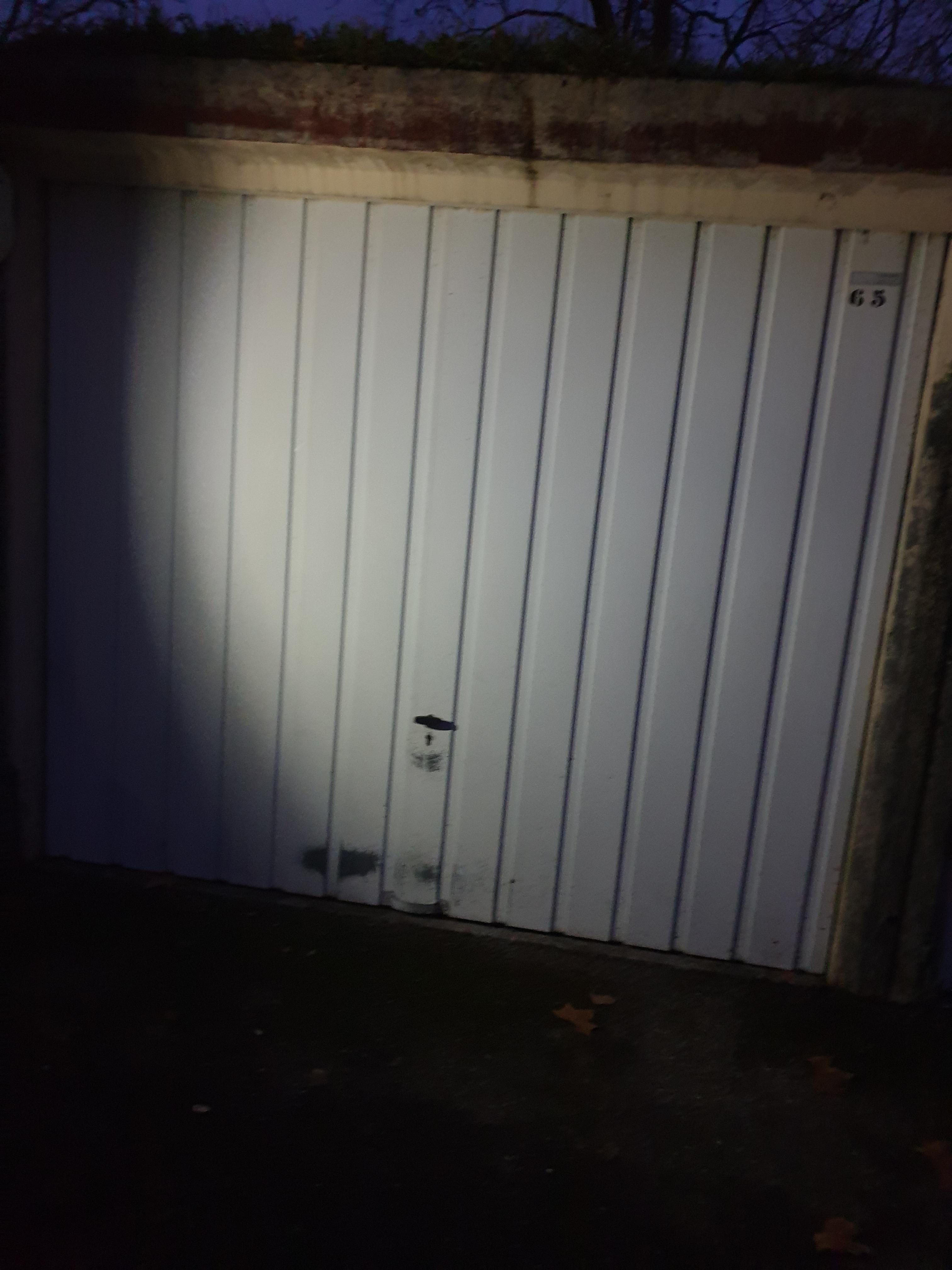 Box fermé sécurisé / Parking