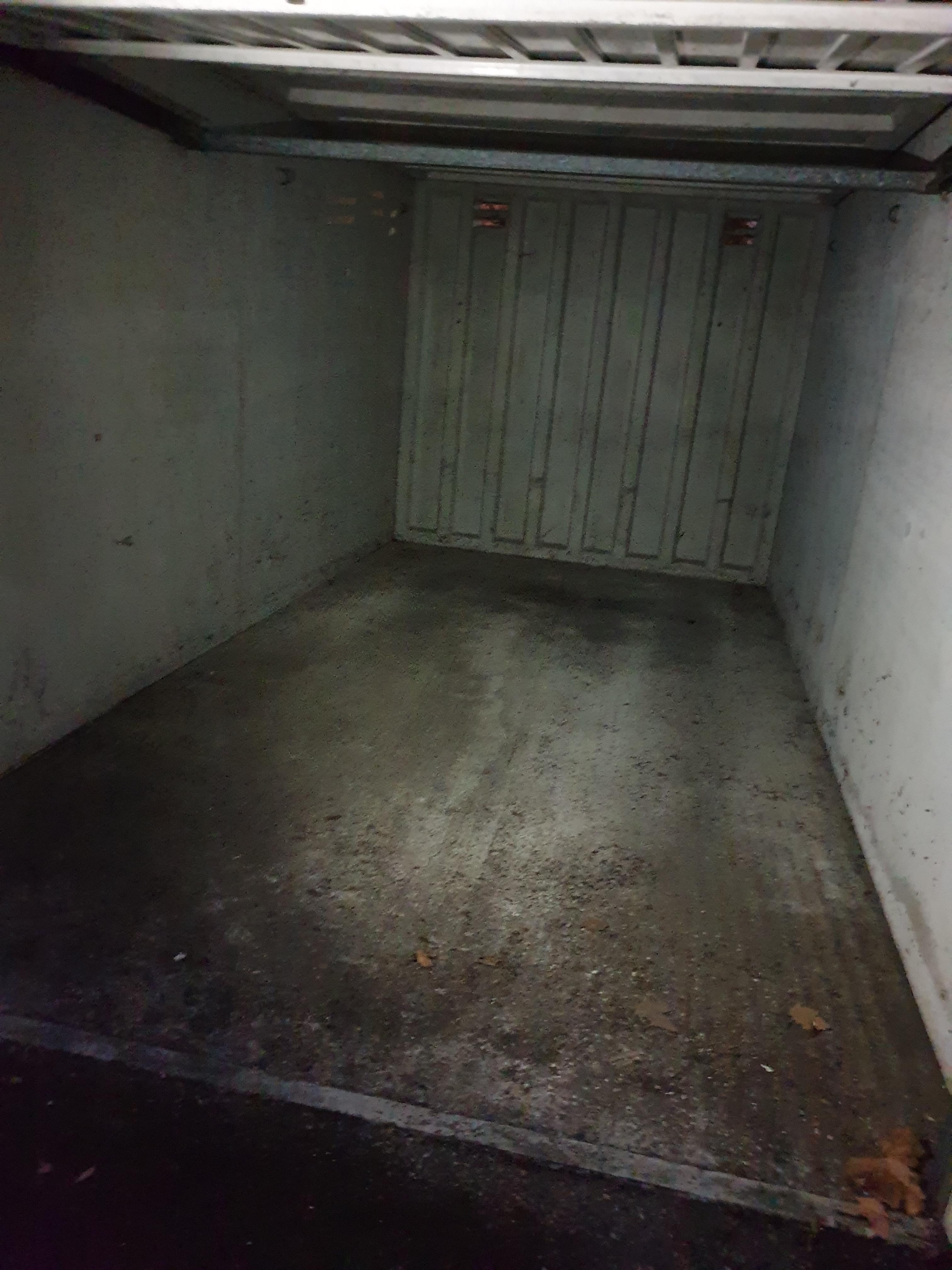 Box fermé sécurisé / Parking