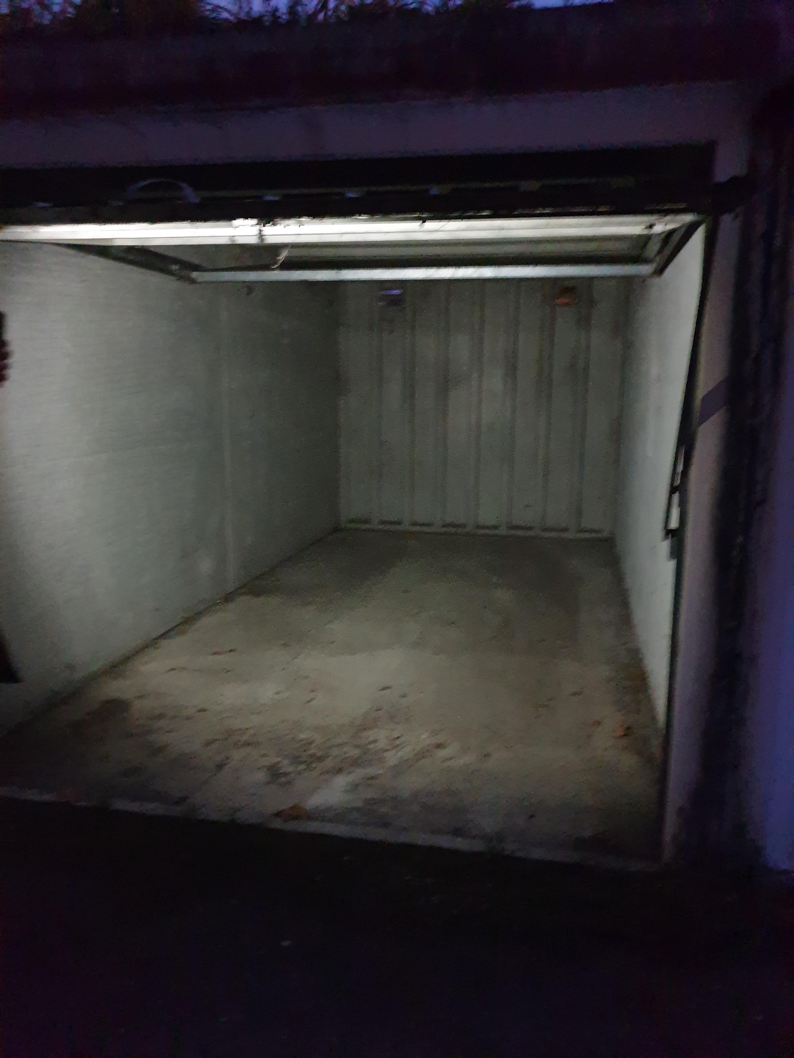 Box fermé sécurisé / Parking