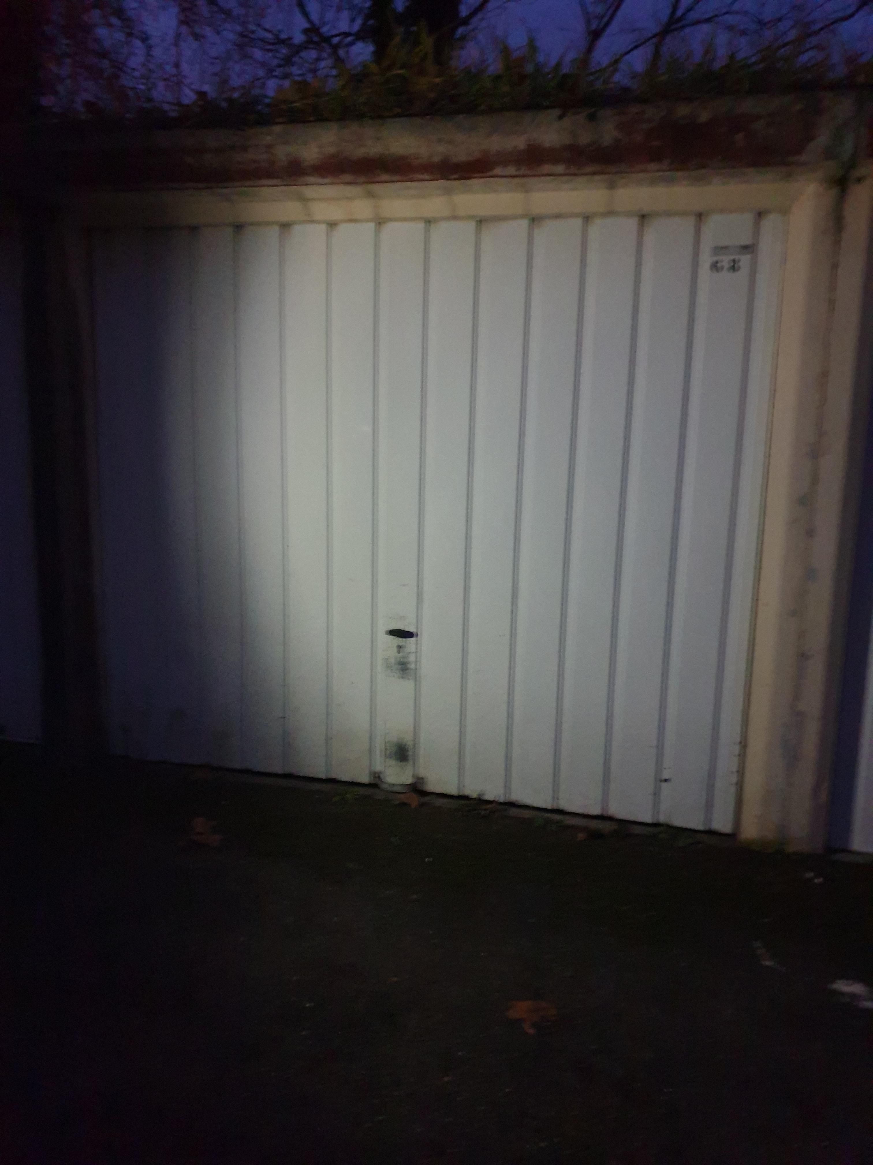 Box fermé sécurisé / Parking