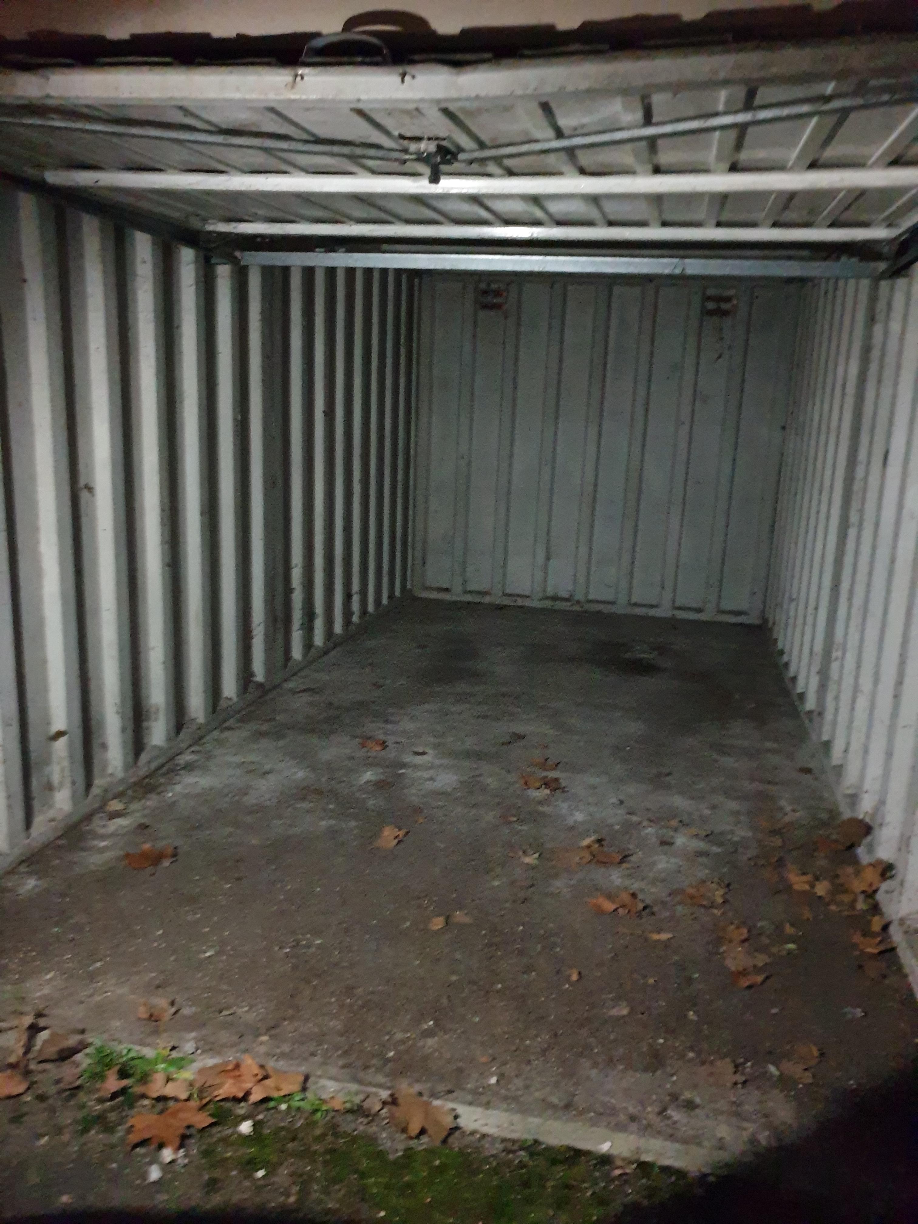 Box fermé sécurisé / Parking