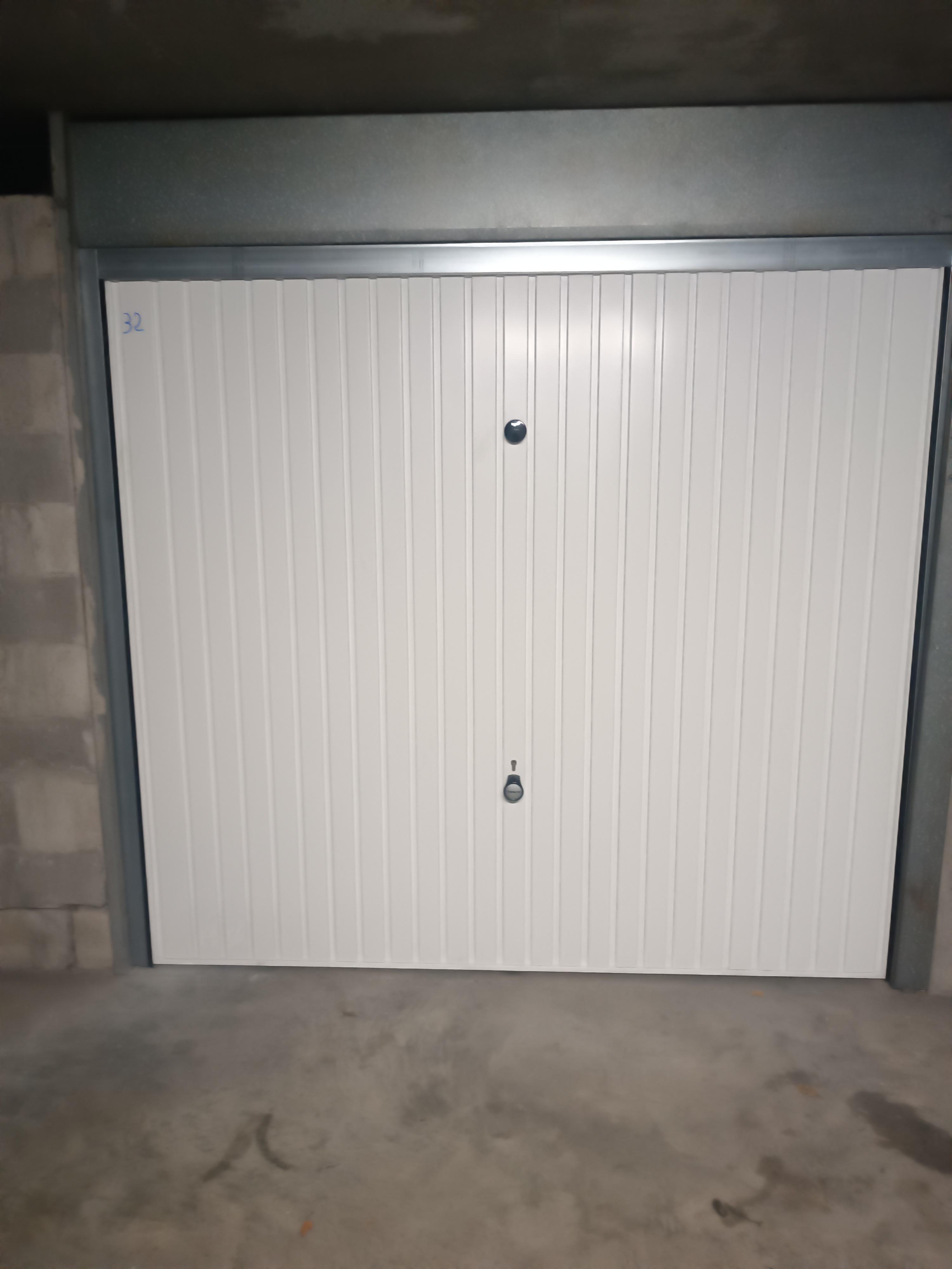 INTRA - Garage sécurisé à louer pour stationnement