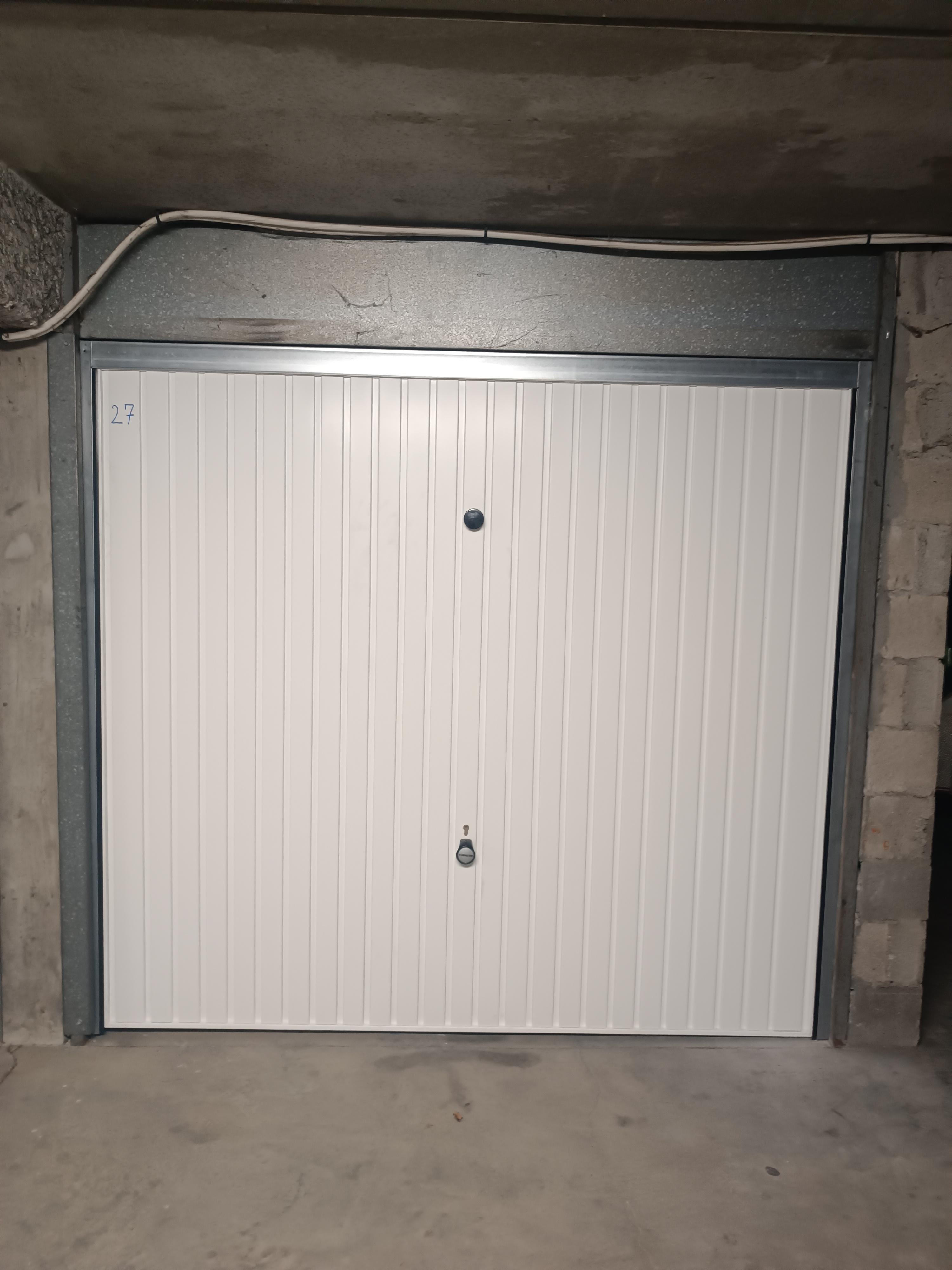 INTRA - Garage sécurisé à louer pour stationnement