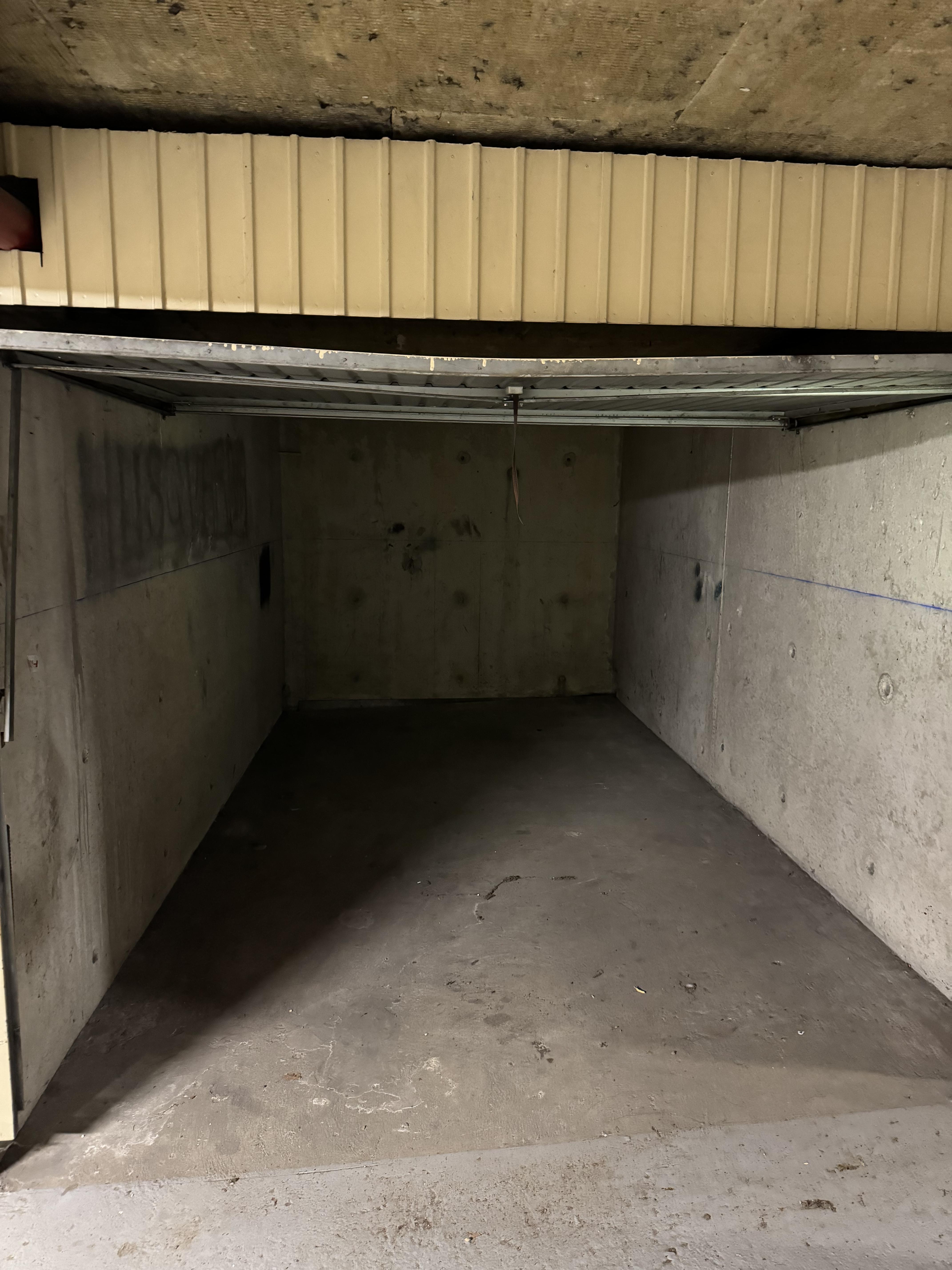 Garage/ Box 16m² - Marly Le Roi