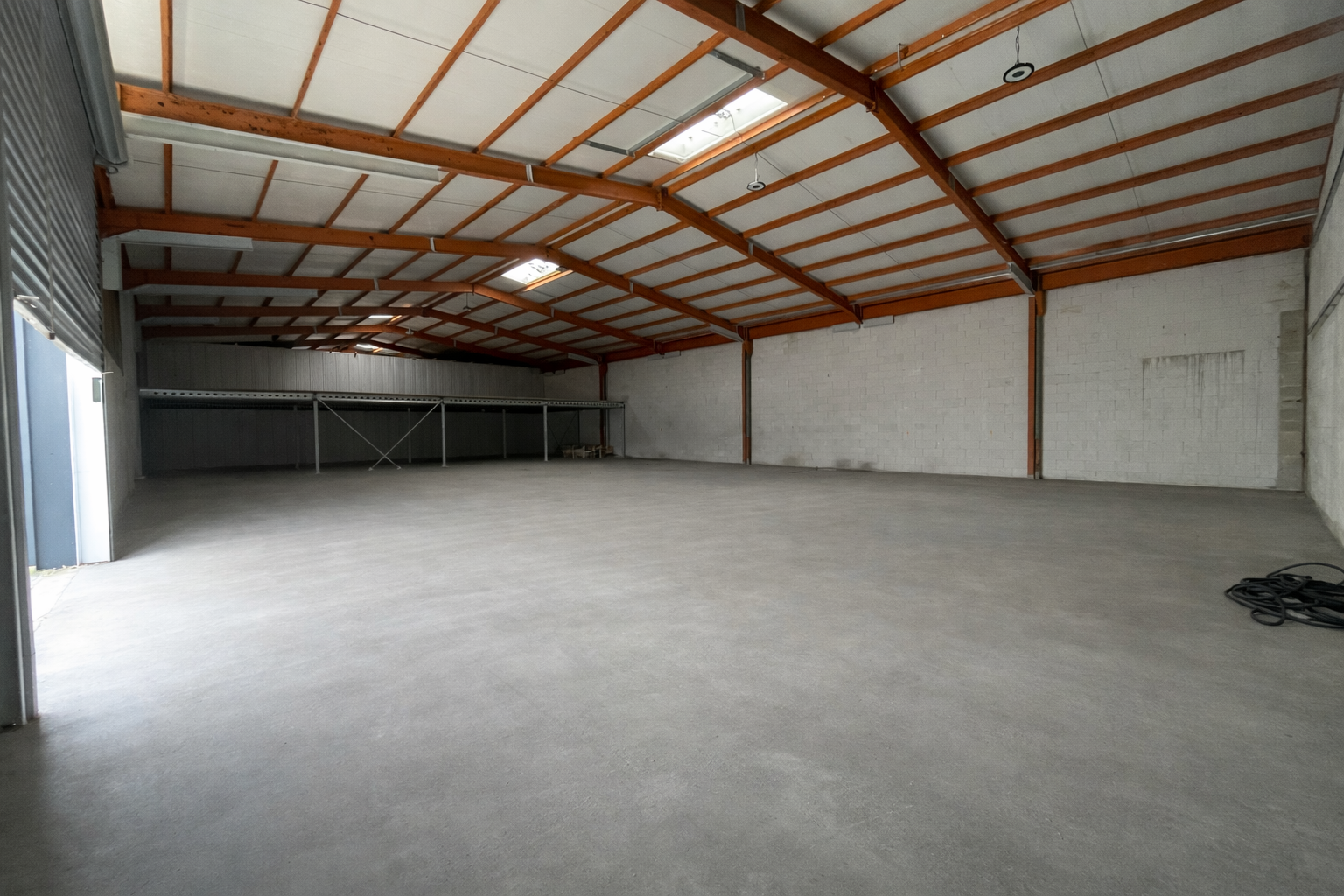 Cellule de stockage 600 m² — ZI des
