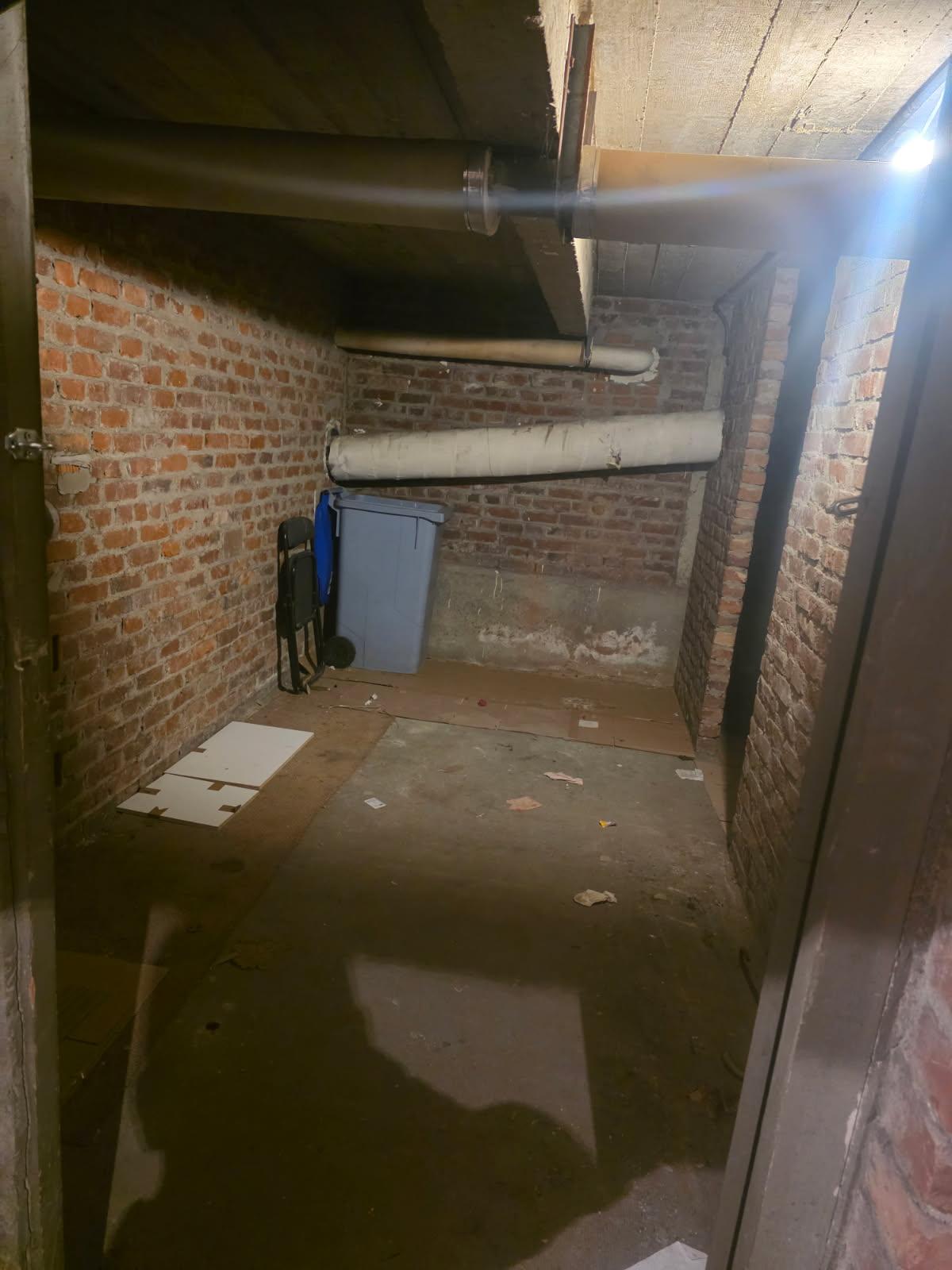 📦 À LOUER – Espaces de stockage sécurisées