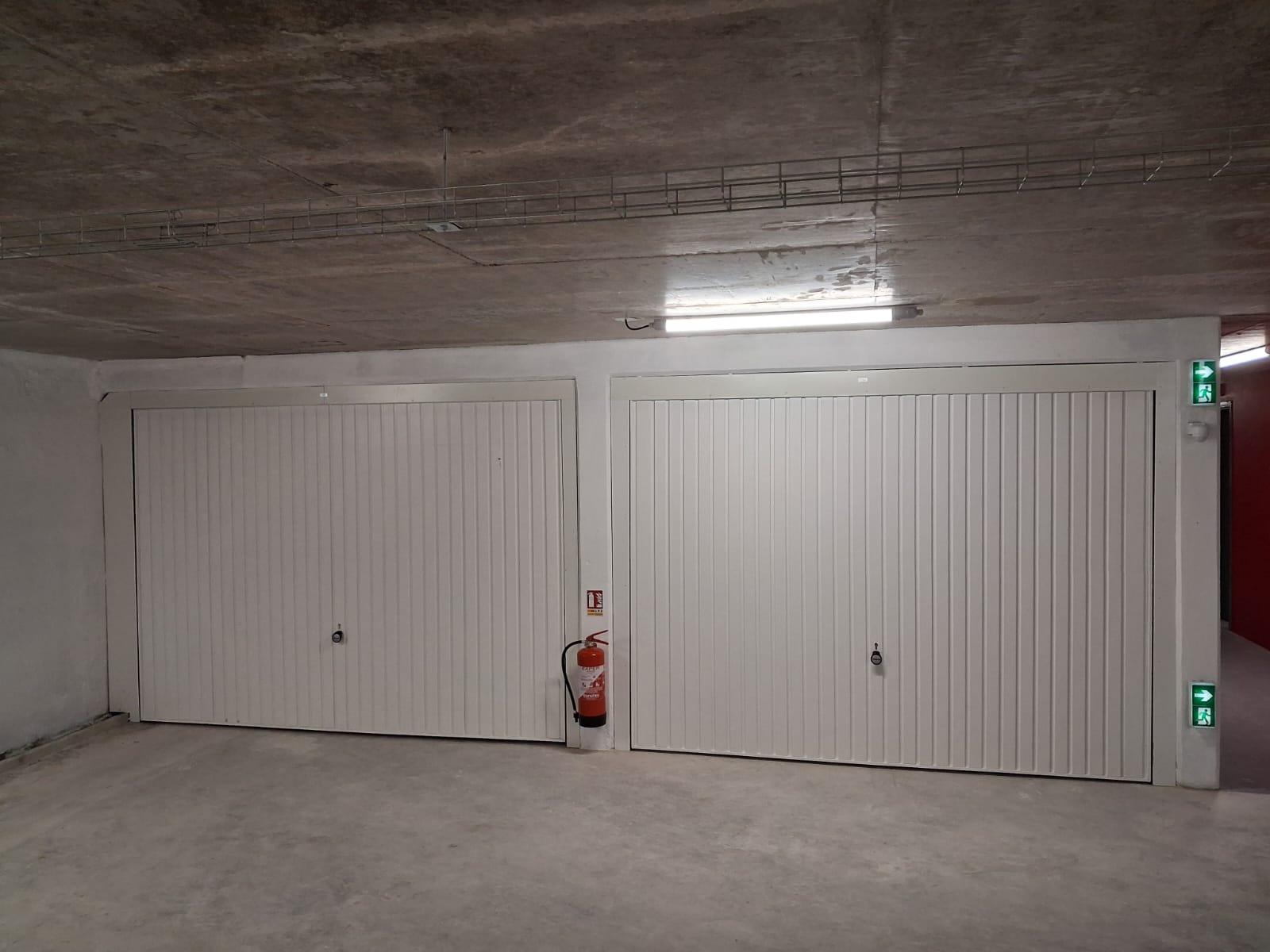 Garage Neuf - Centre ville Les CLAYES SOUS