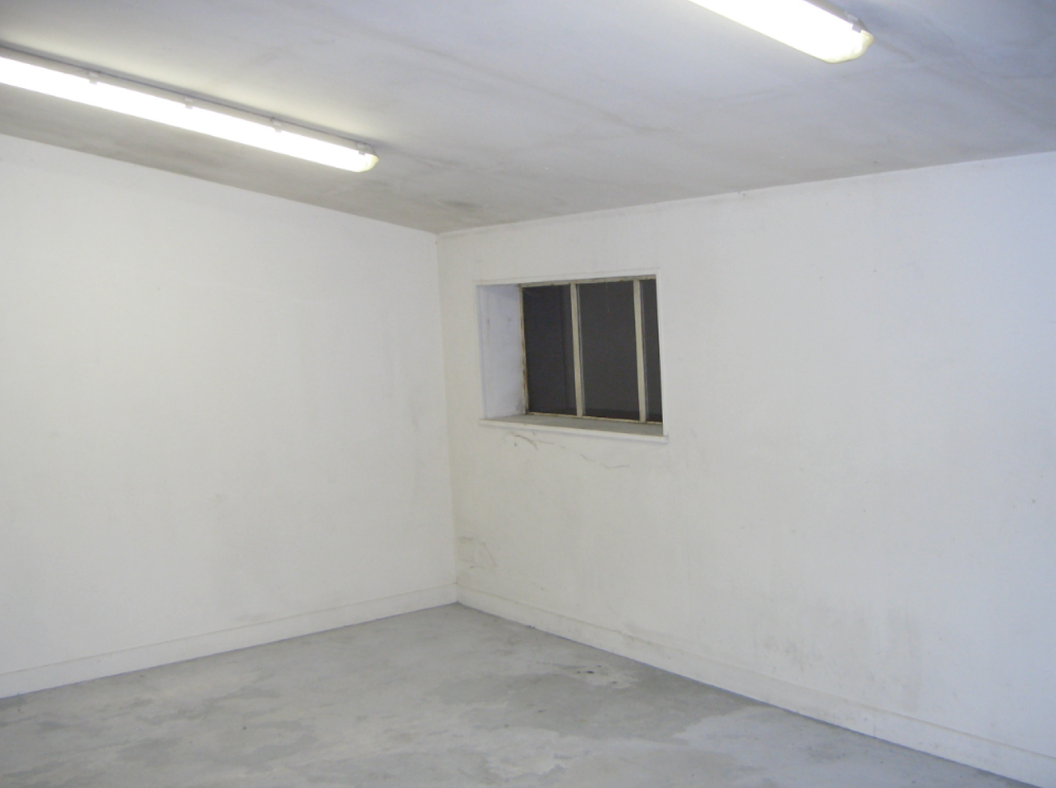 Espaces de stockage (garde-meubles) sécurisés pour moyenne ou