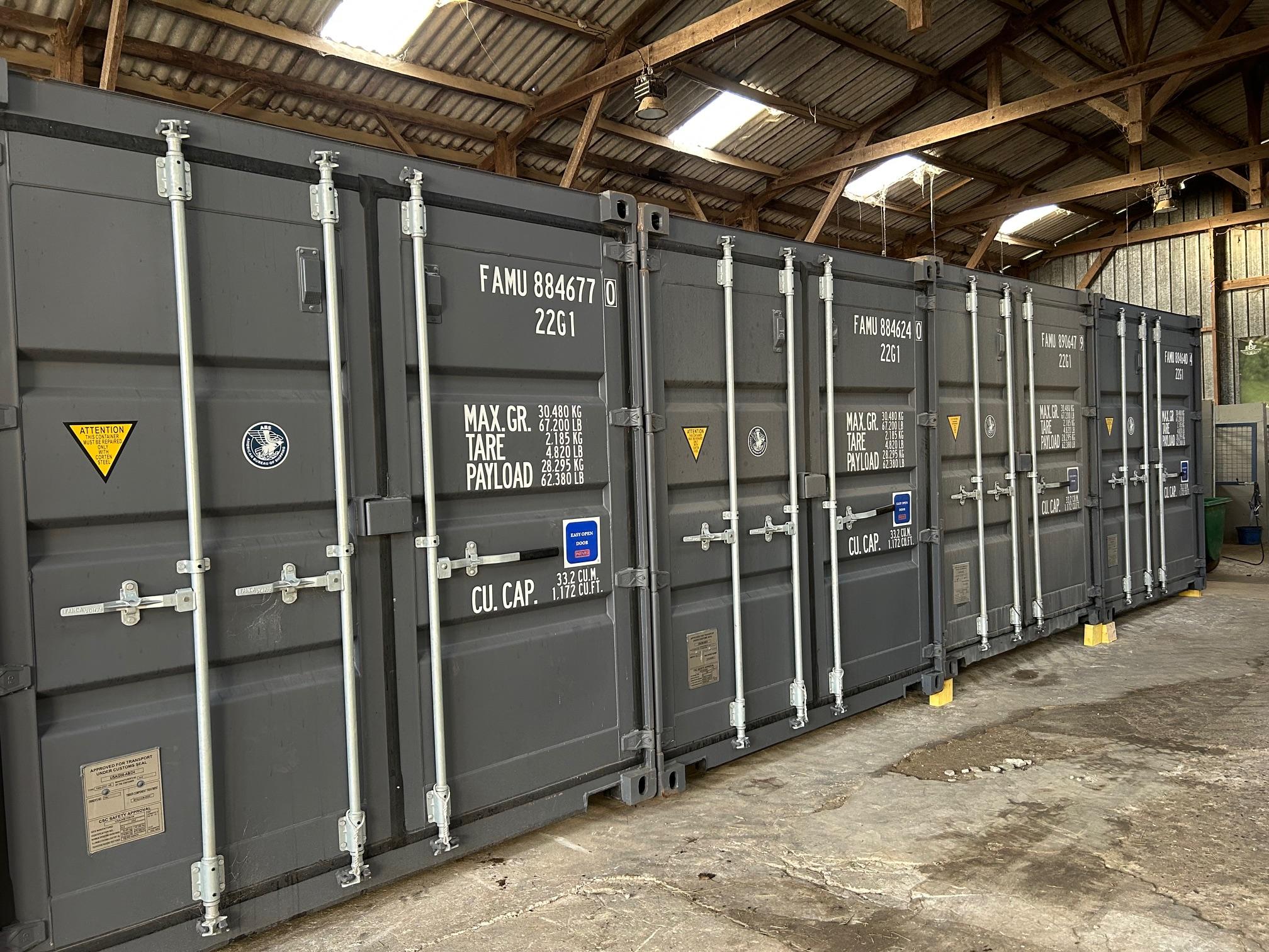 6 Box de Stockage de 14,7 M2 Chacun