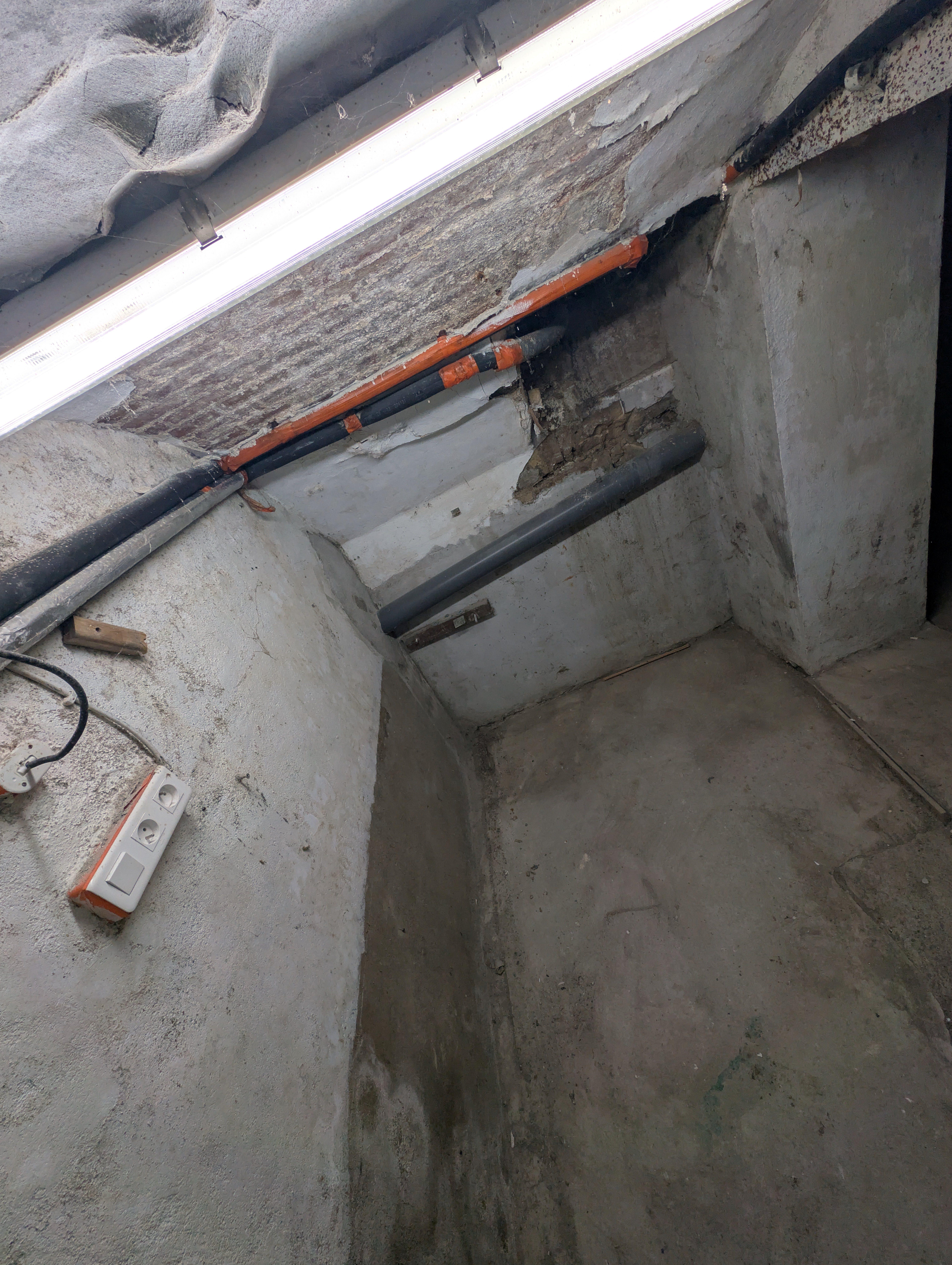 Location cave vide Clichy