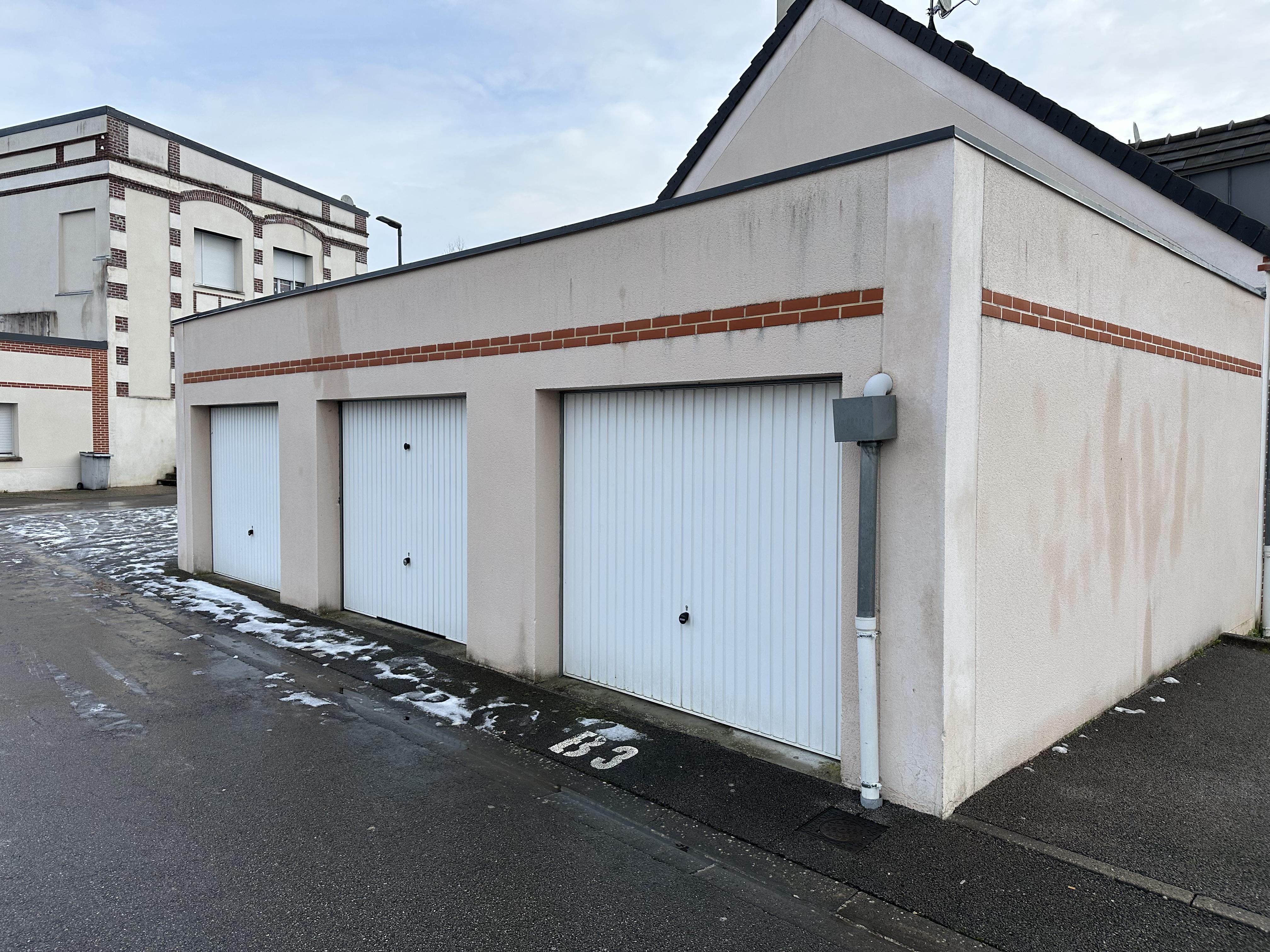 Garage fermé de 18m² à Saint-Omer-en-Chaussée