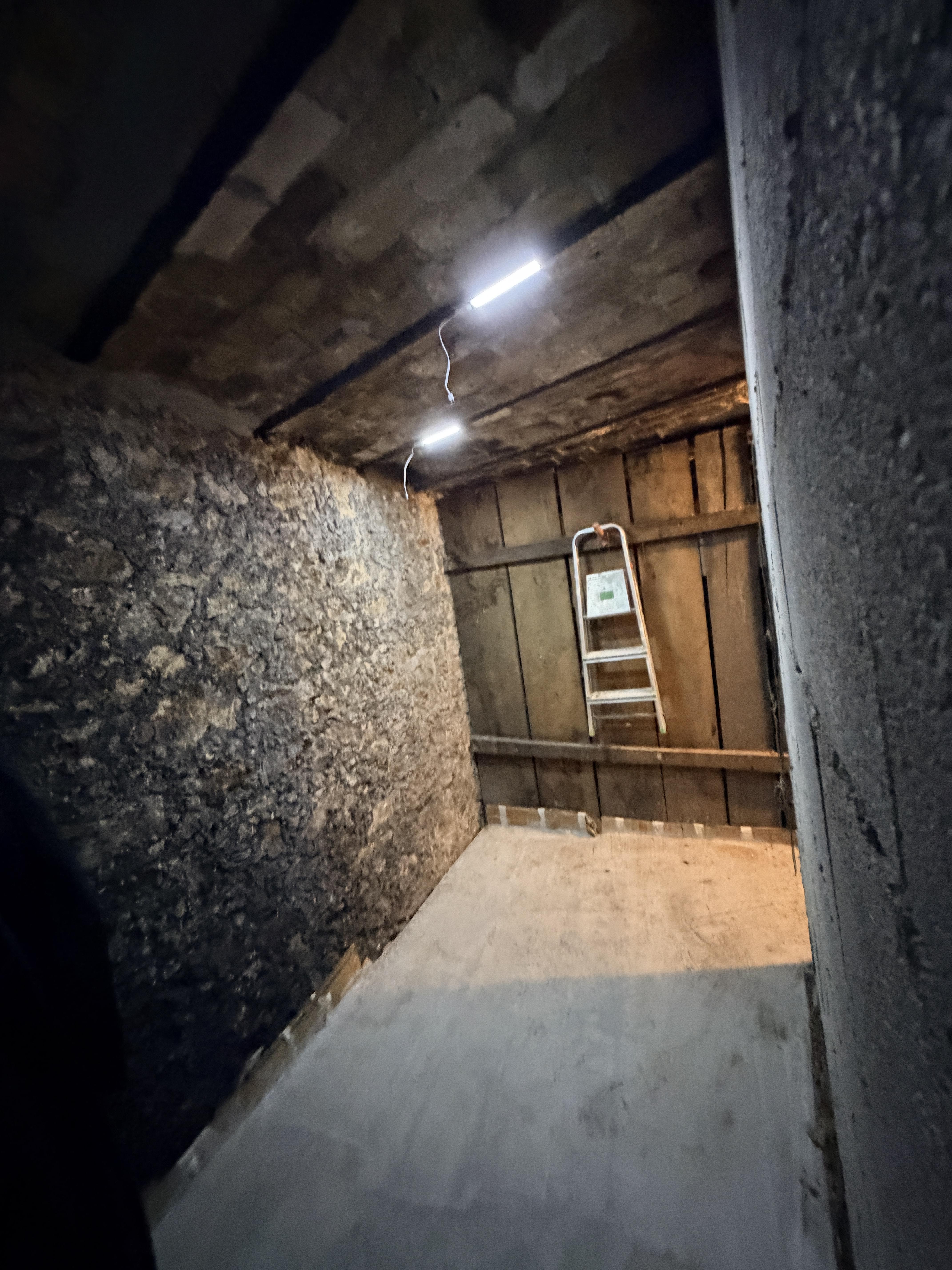 Cave saine / sécurisée à louer – Paris