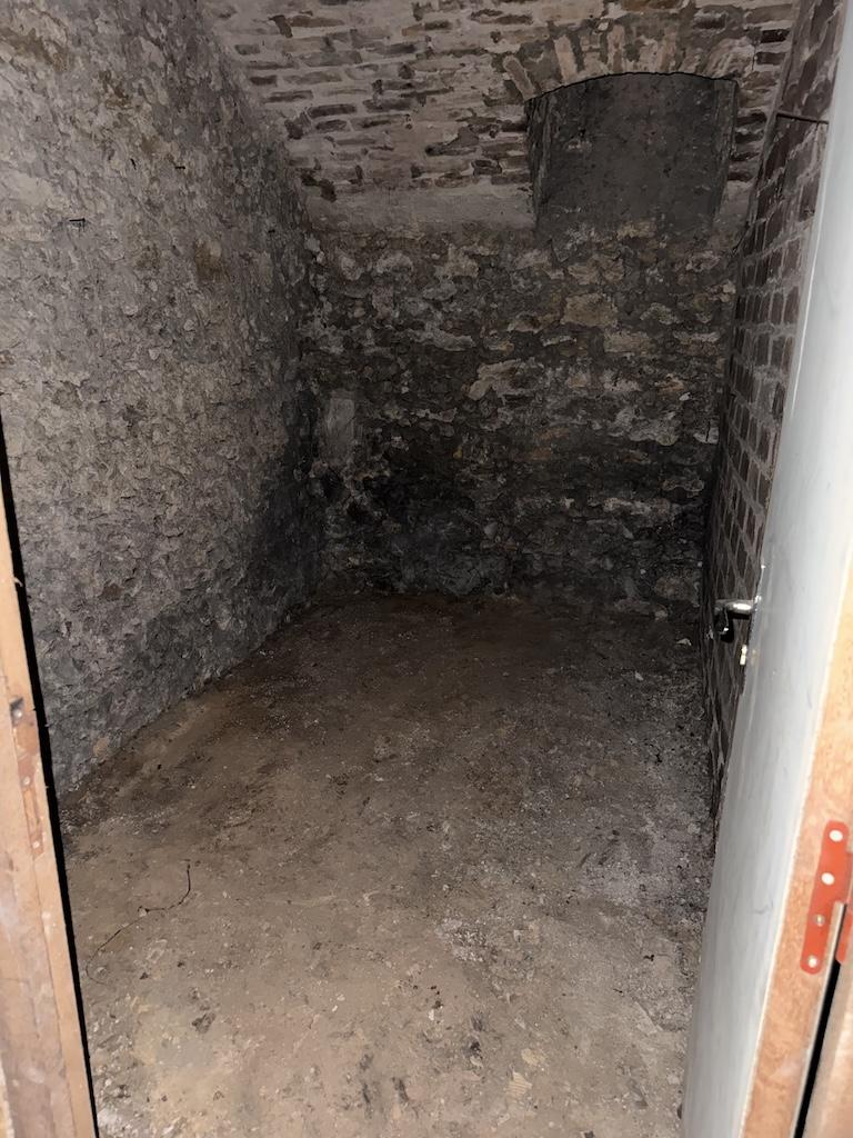 Cave 6m2 au 75 rue de Rennes -
