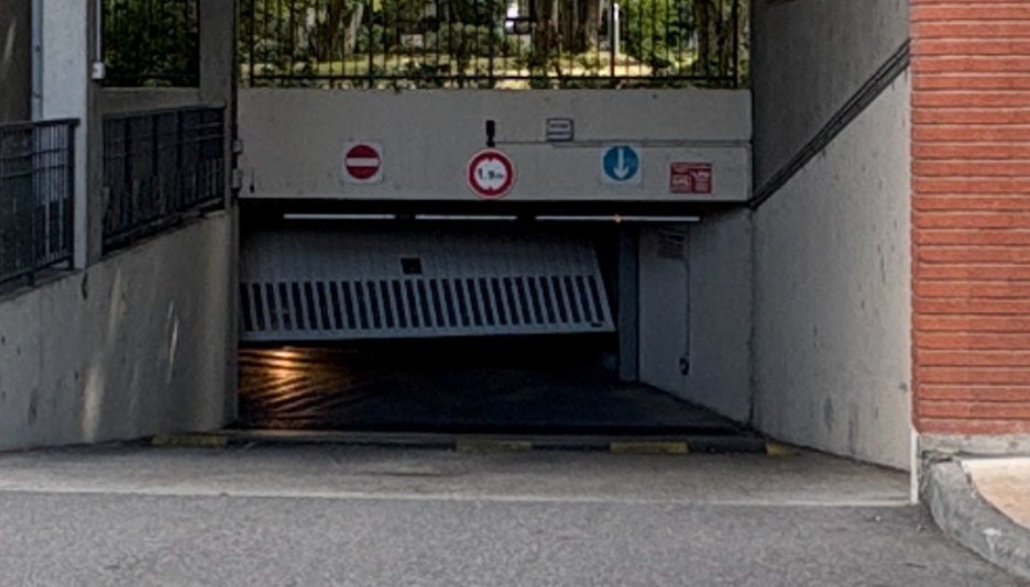 Entrepot / garde meuble / garage / dépôt