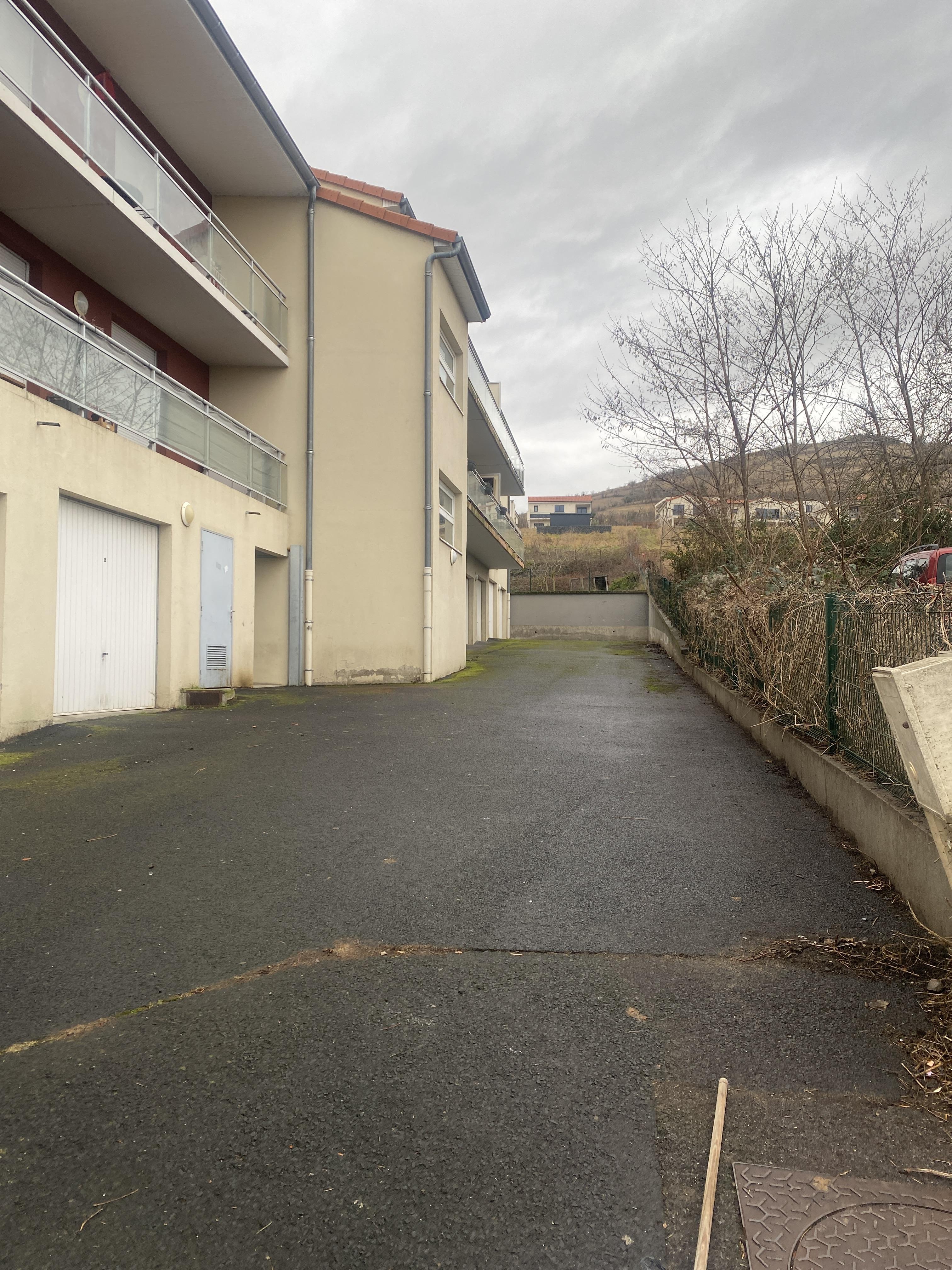 Garage/ Box 17m² Les Martres-de-Veyre