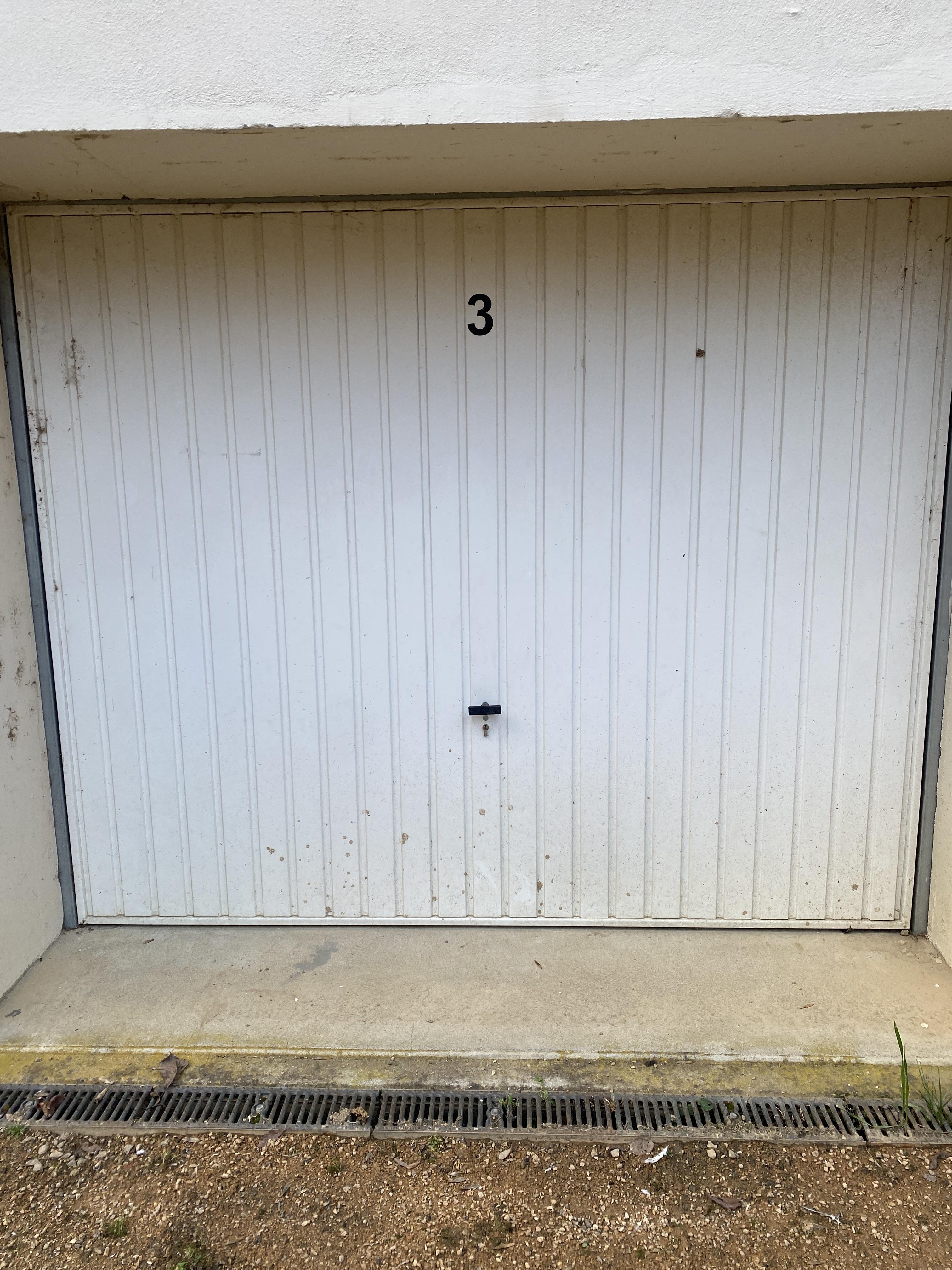 Garage/ Box 18m² Le Cendre