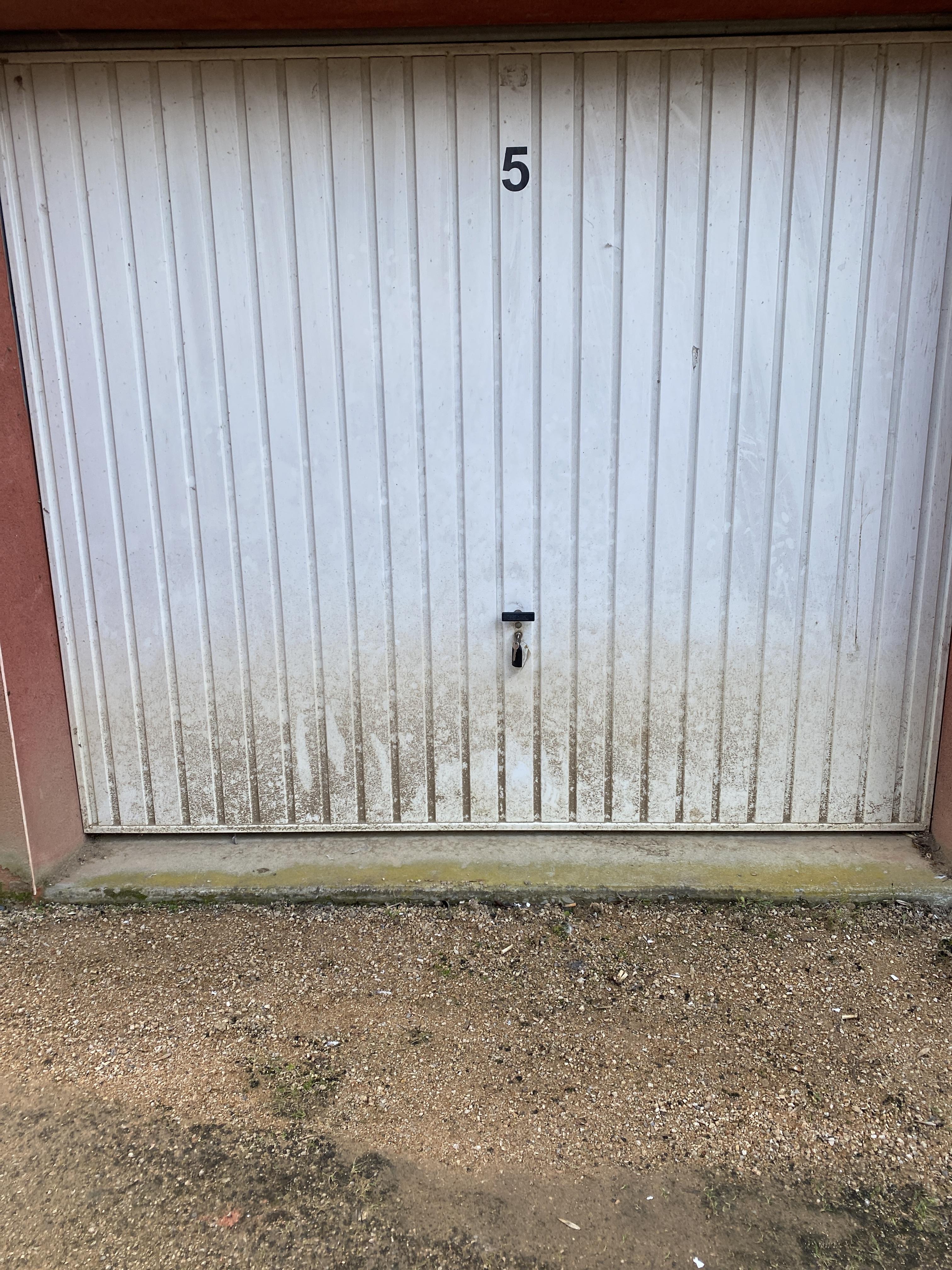Garage/ Box 20m² Le Cendre